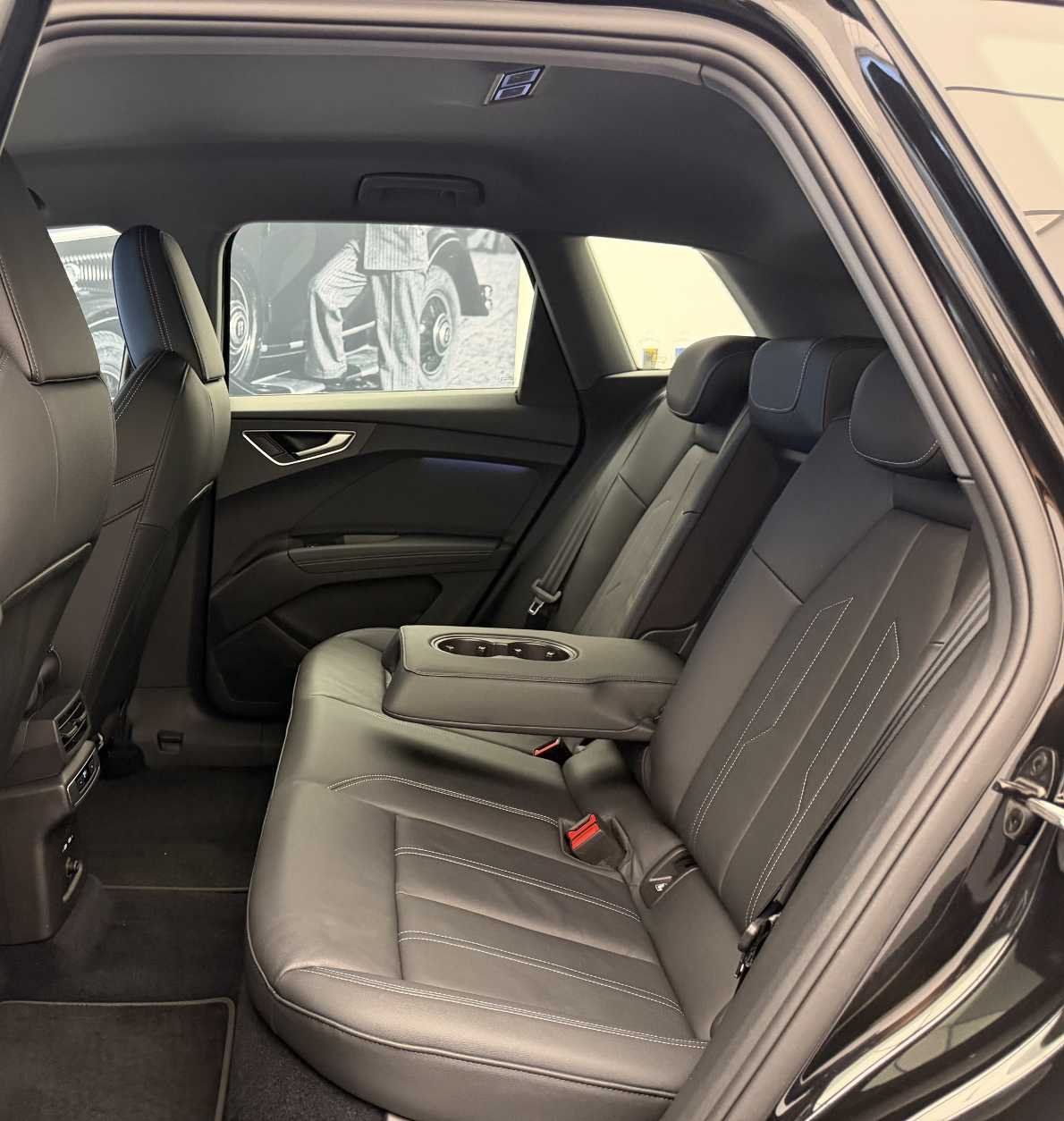 AUDI Q4 e-tron 50 quattro-image-18