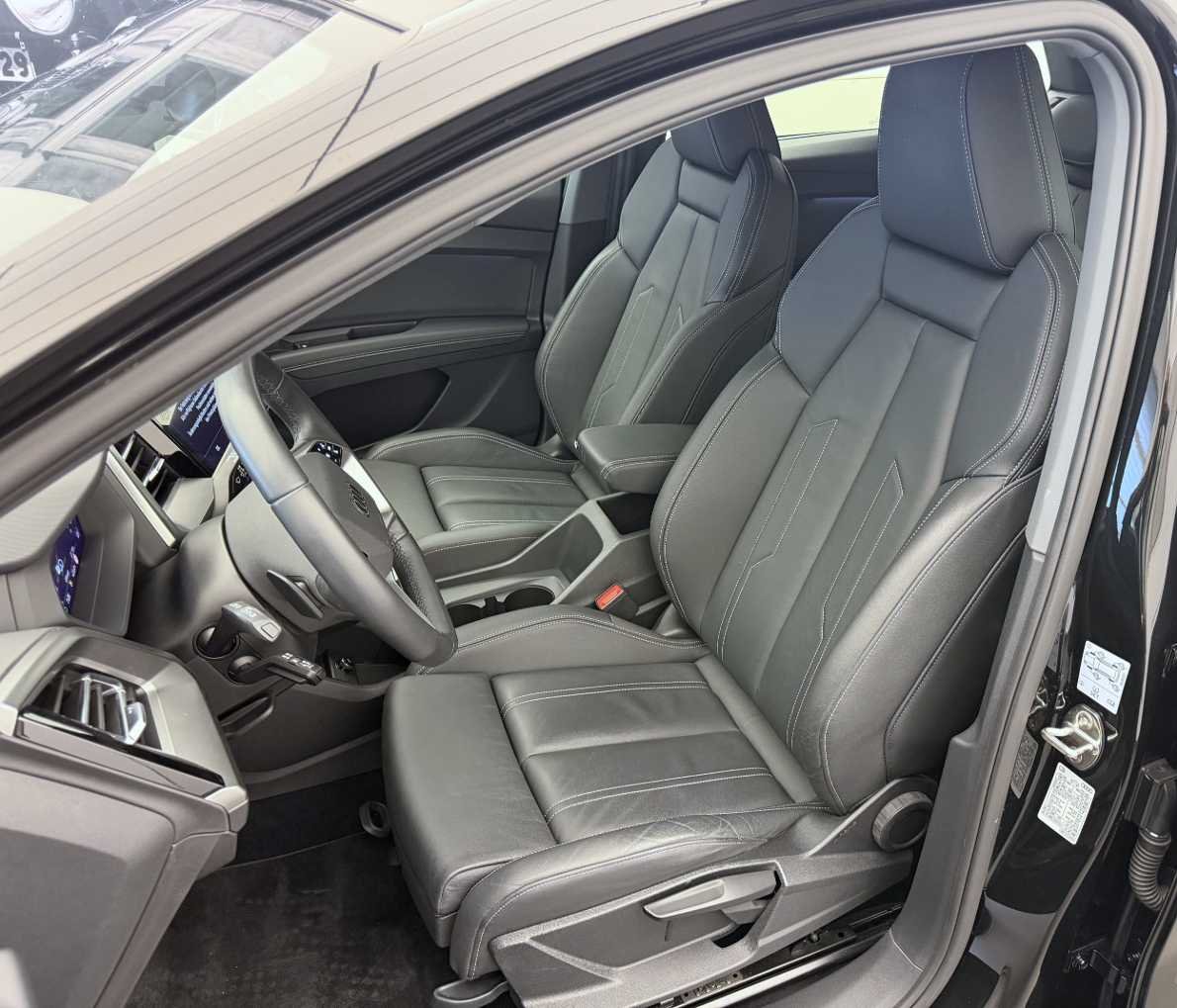 AUDI Q4 e-tron 50 quattro-image-4