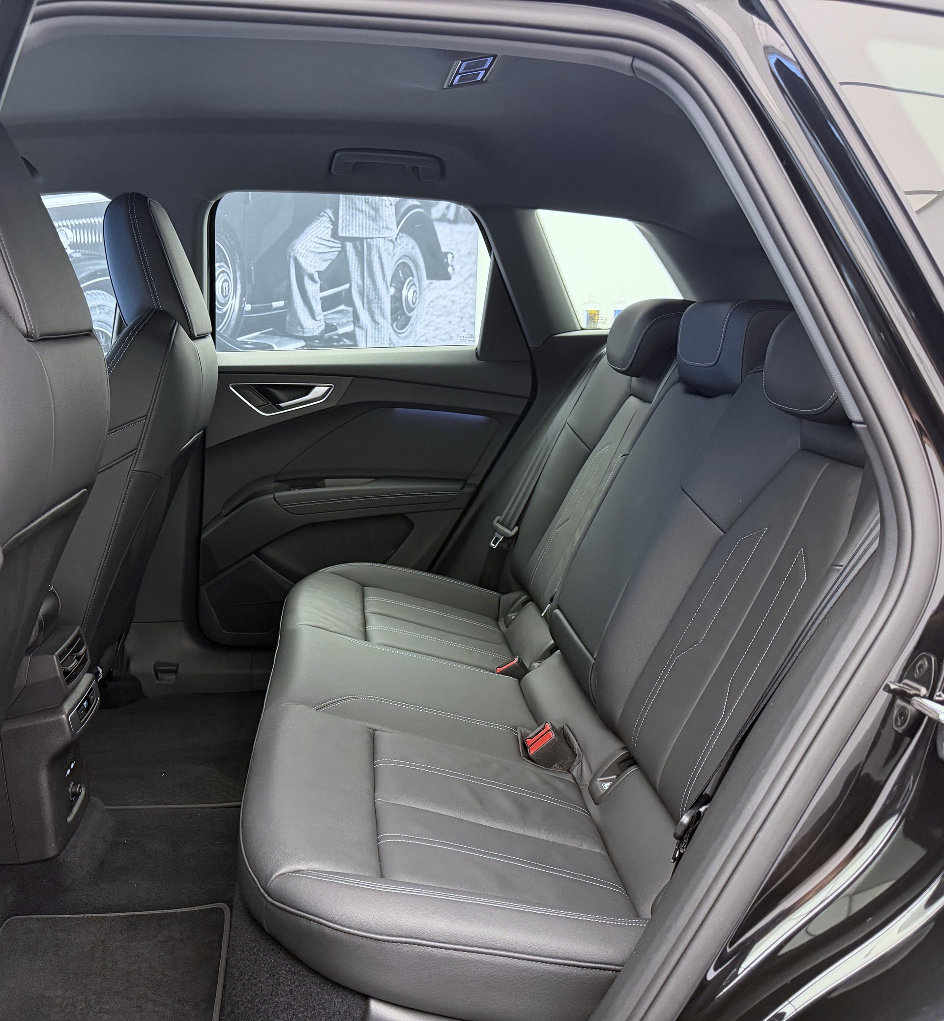 AUDI Q4 e-tron 50 quattro-image-17