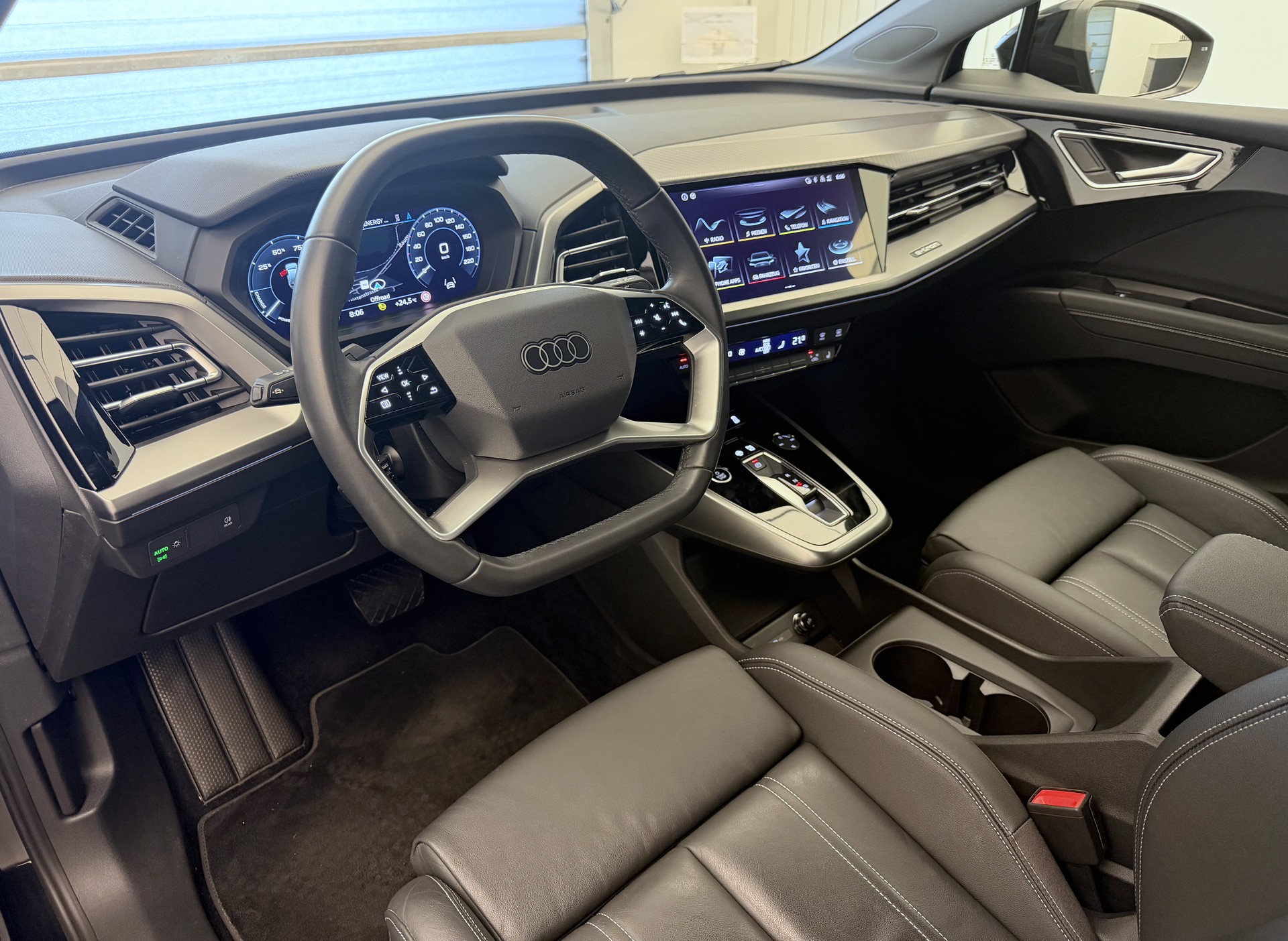 AUDI Q4 e-tron 50 quattro-image-5