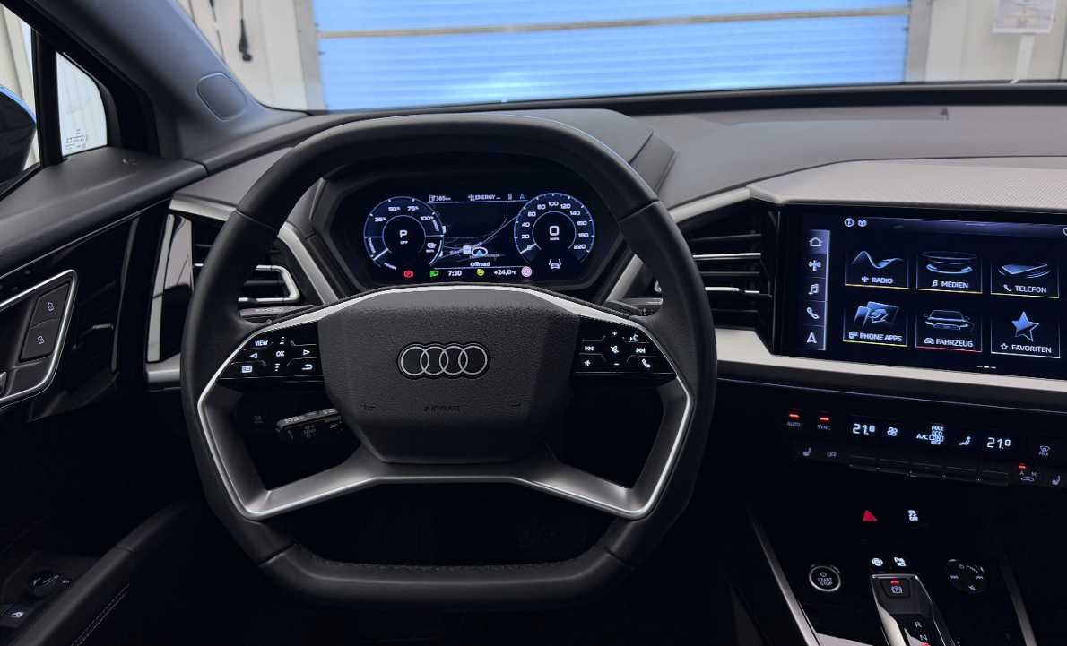 AUDI Q4 e-tron 50 quattro-image-6