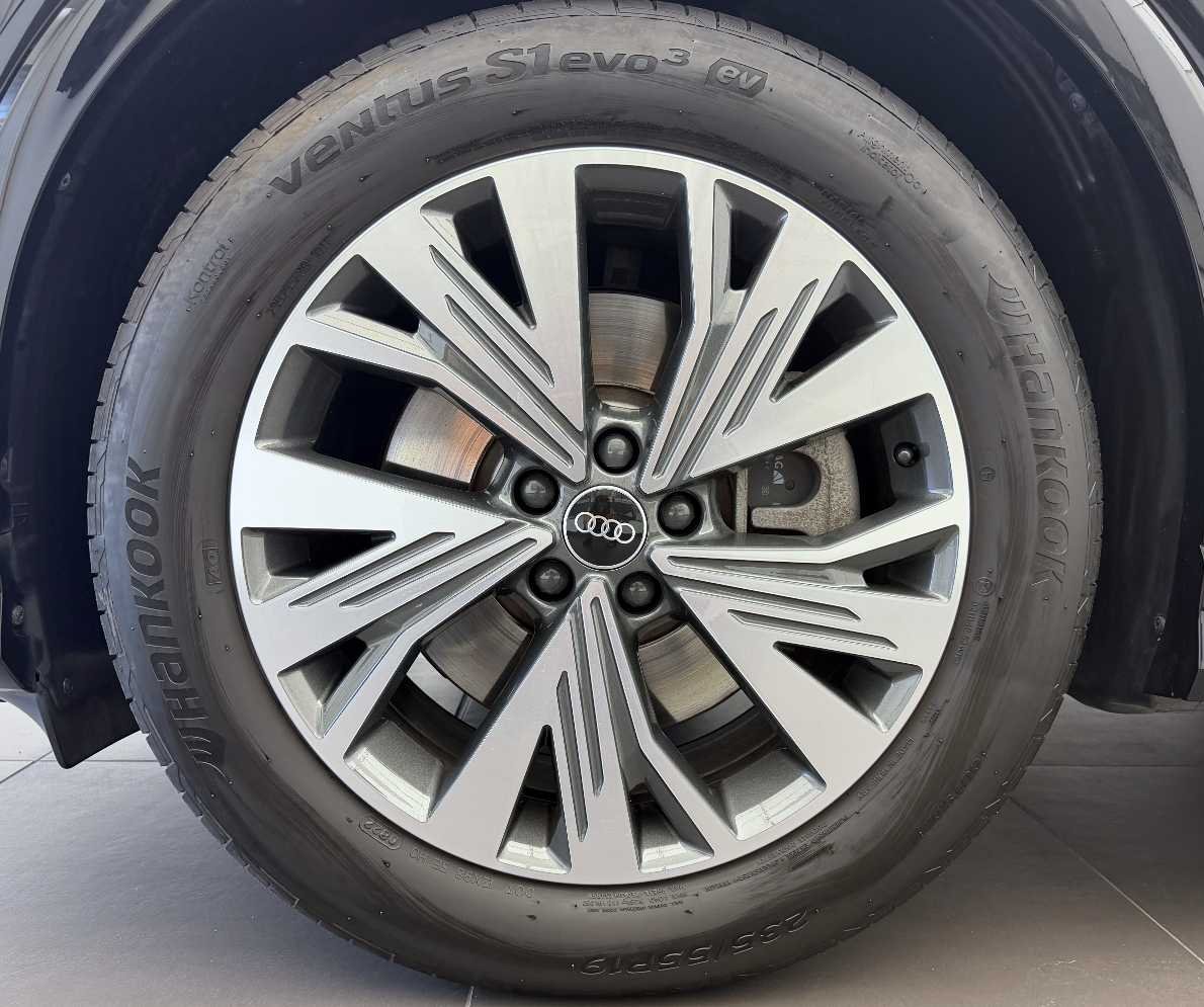 AUDI Q4 e-tron 50 quattro-image-2