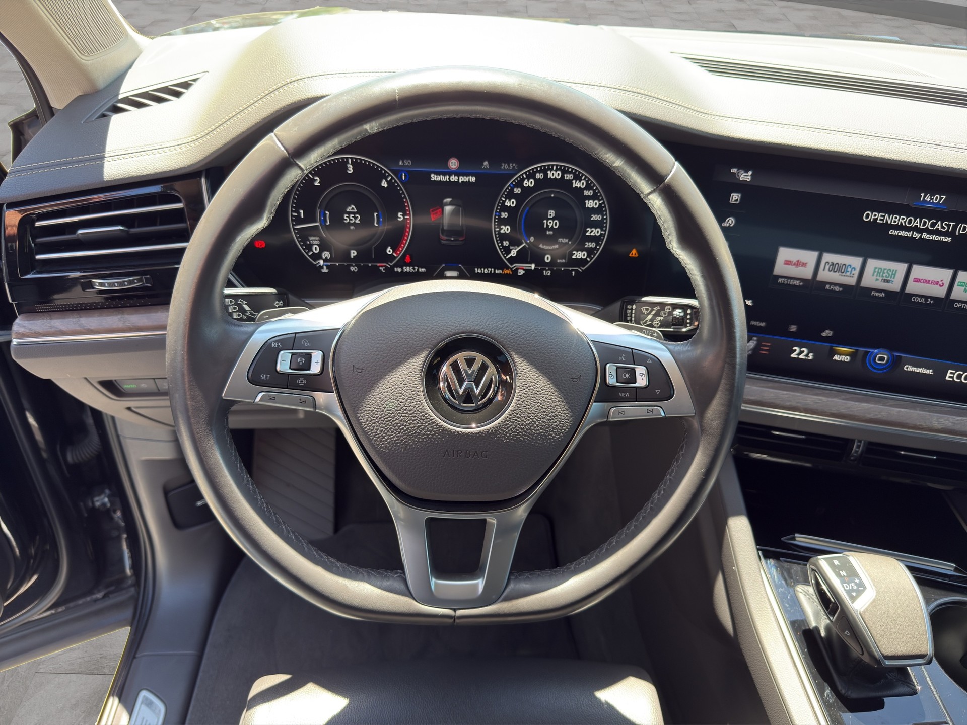 VW Touareg 3.0 TDI Atmosphere Tiptronic-image-9