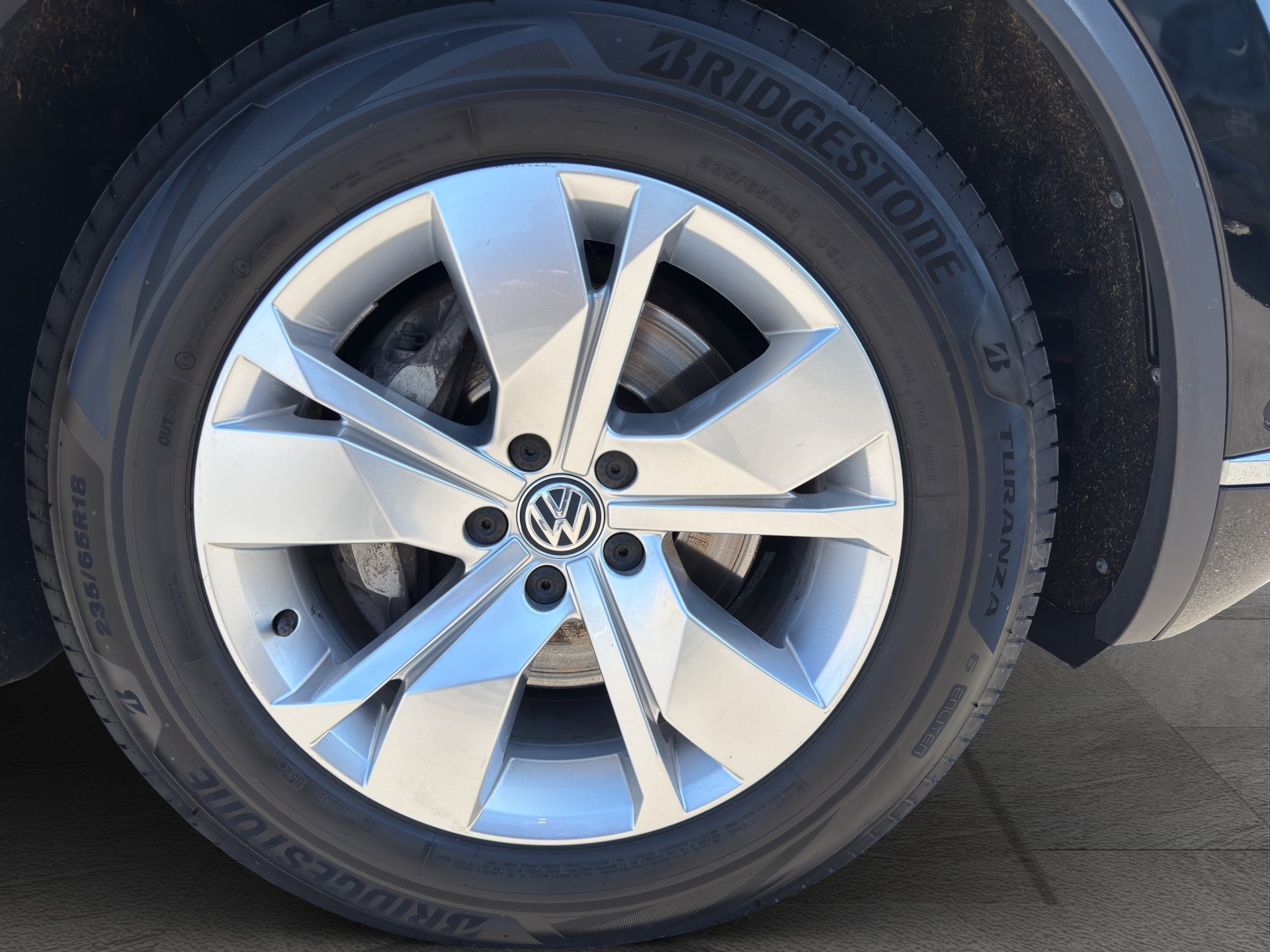 VW Touareg 3.0 TDI Atmosphere Tiptronic-image-23