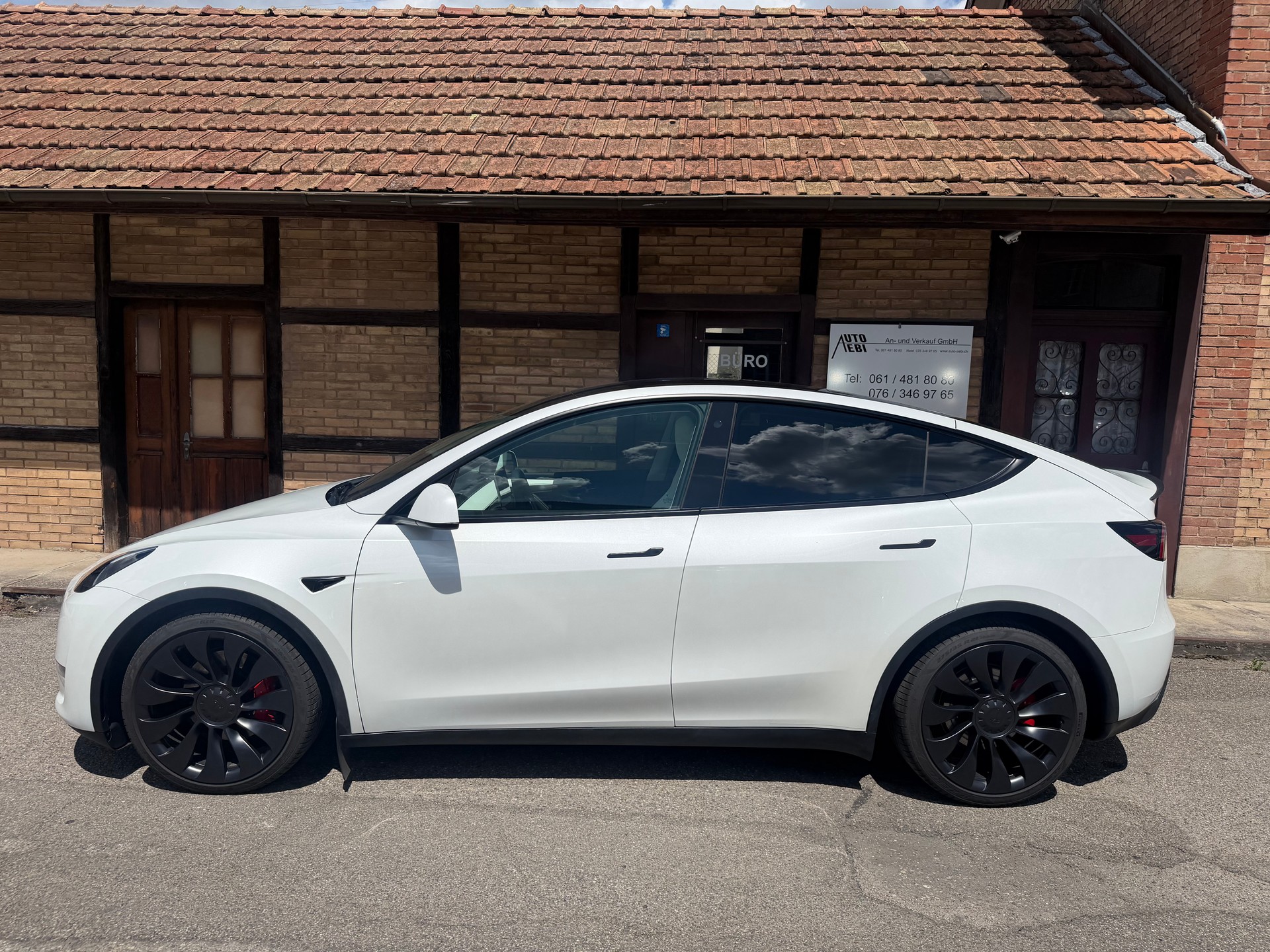 TESLA Model Y Performance-image-3