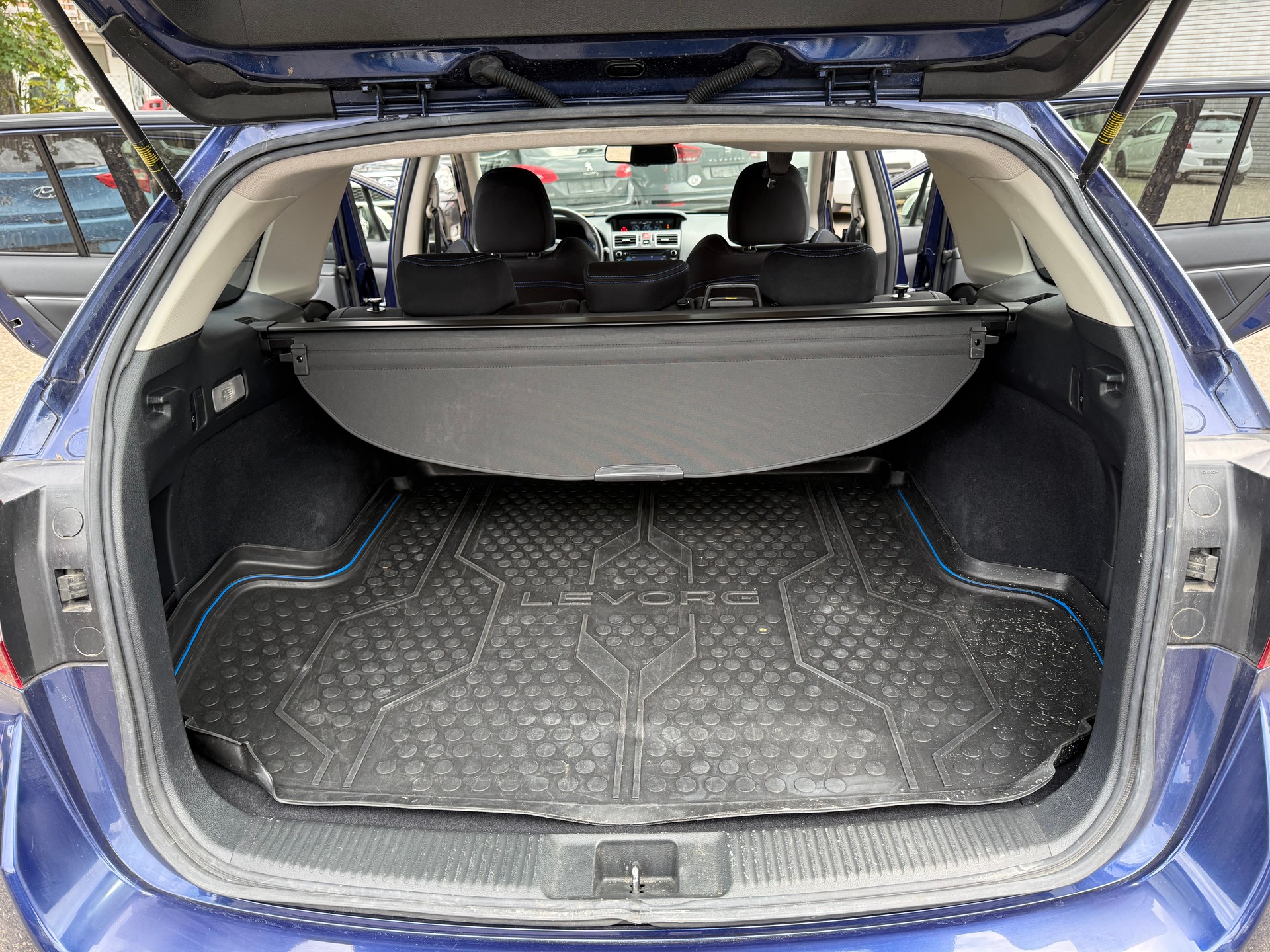 SUBARU Levorg 2.0i Advantage AWD Lineartronic-image-11