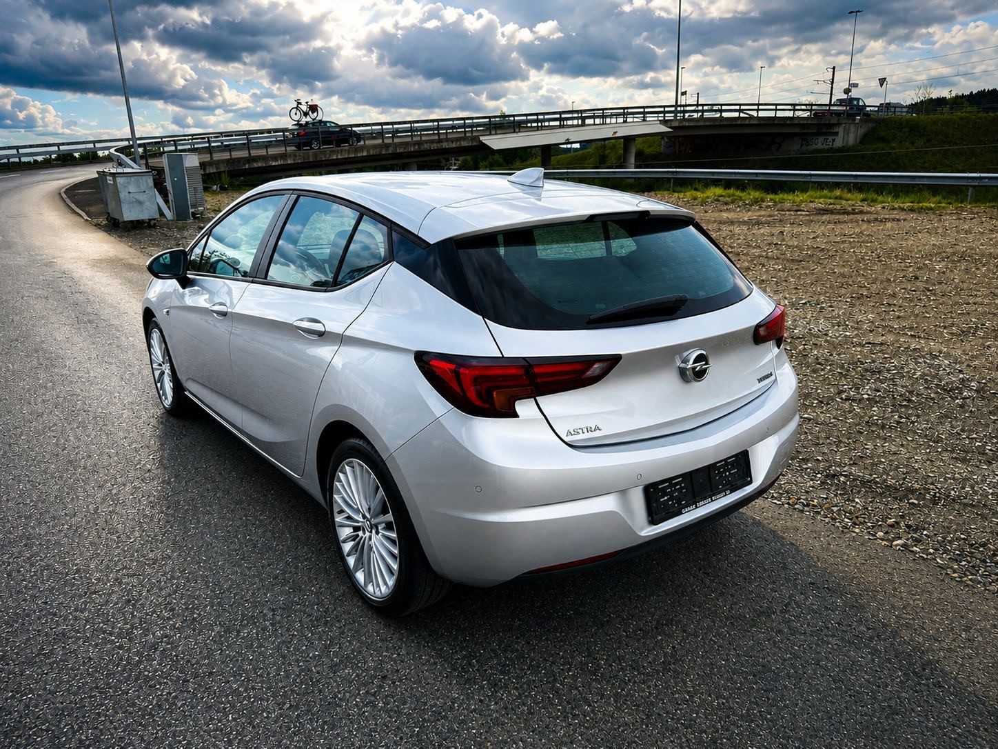 OPEL Astra 1.4i Turbo Dynamic Automatic-image-3
