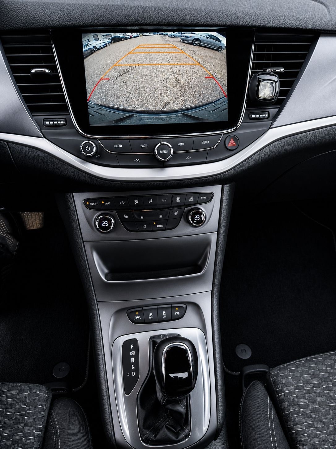 OPEL Astra 1.4i Turbo Dynamic Automatic-image-9