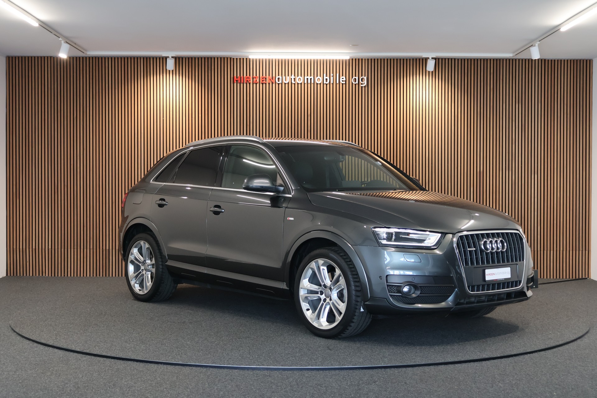 AUDI Q3 2.0 TFSI quattro S-tronic-image-6