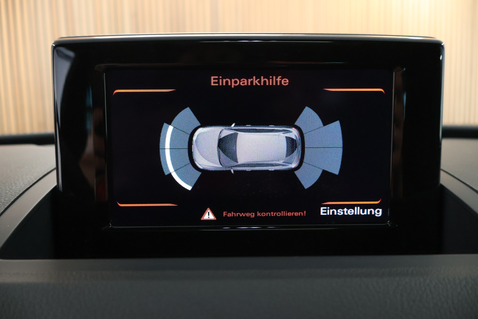 AUDI Q3 2.0 TFSI quattro S-tronic-image-26
