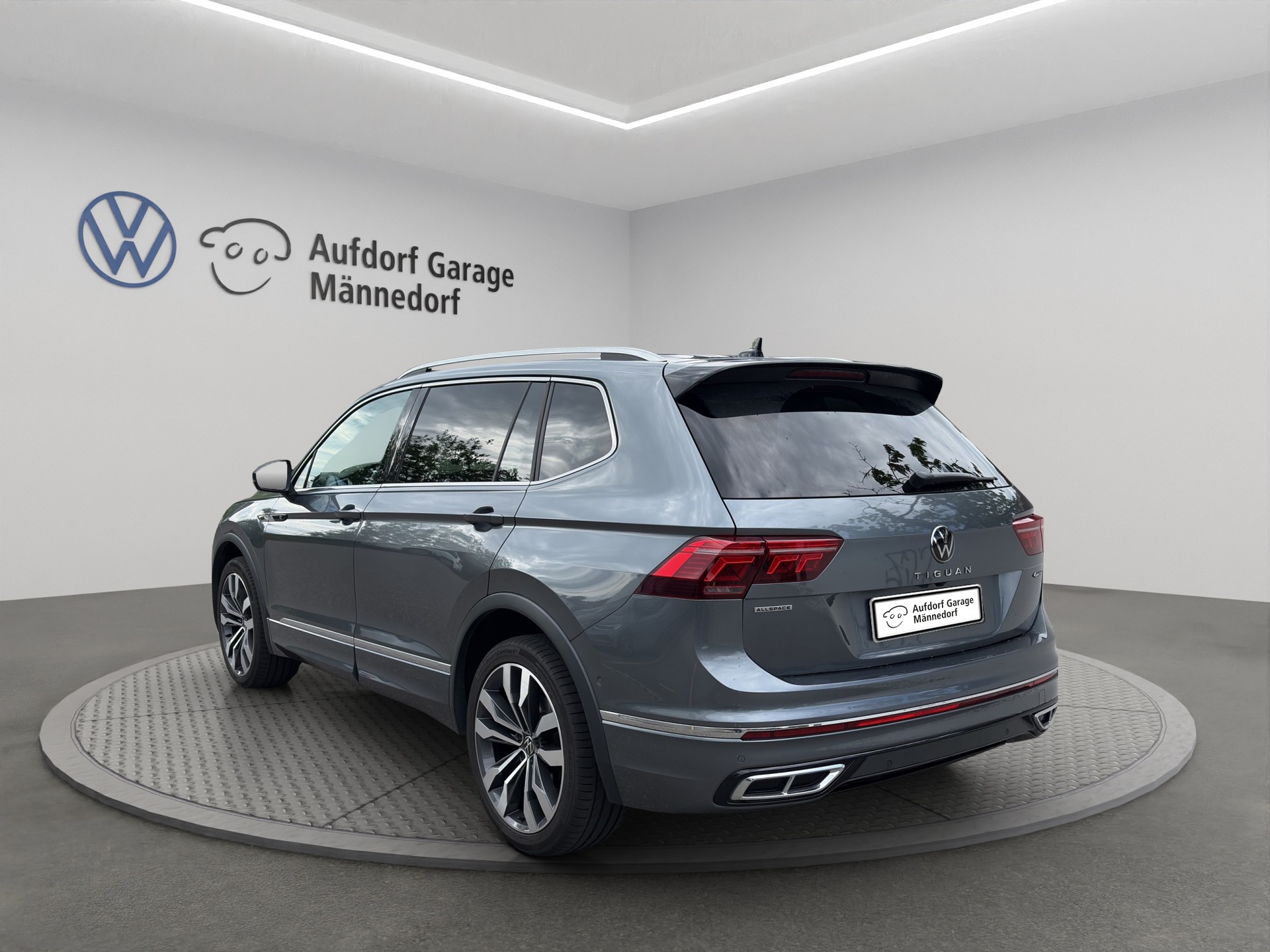 VW Tiguan Allspace 2.0TSI Highline 4Motion DSG-image-3