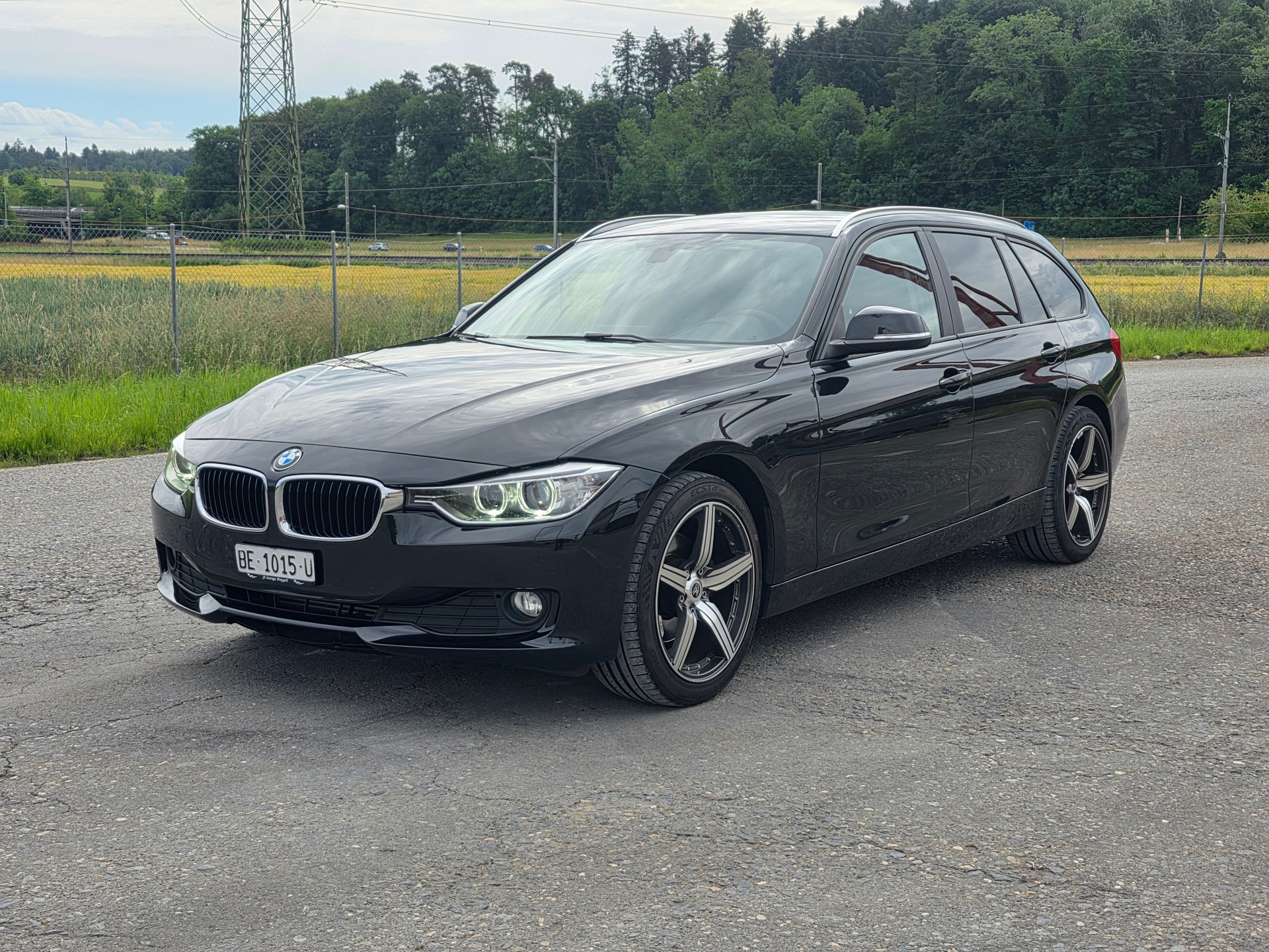 BMW 320d Touring Steptronic / Neu ab Mfk-image-0