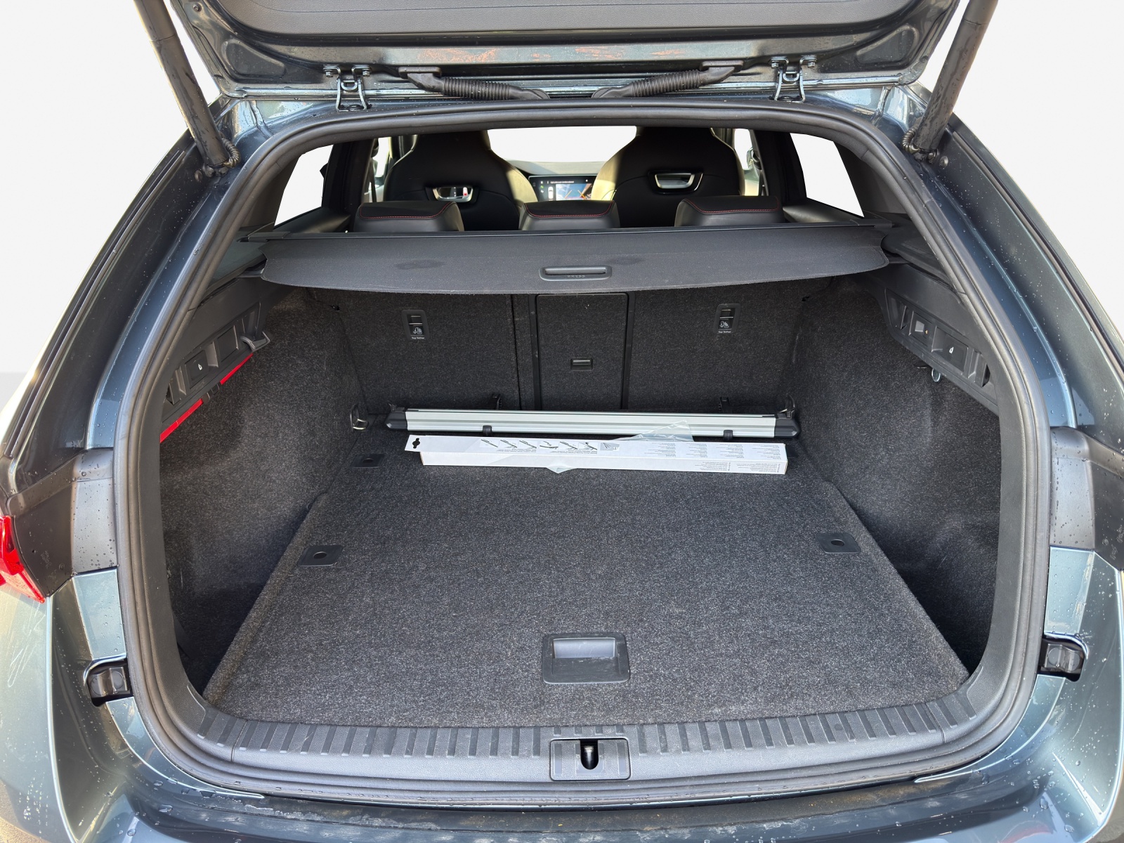 SKODA Octavia Combi 2.0 TDI DSG RS 4x4-image-12
