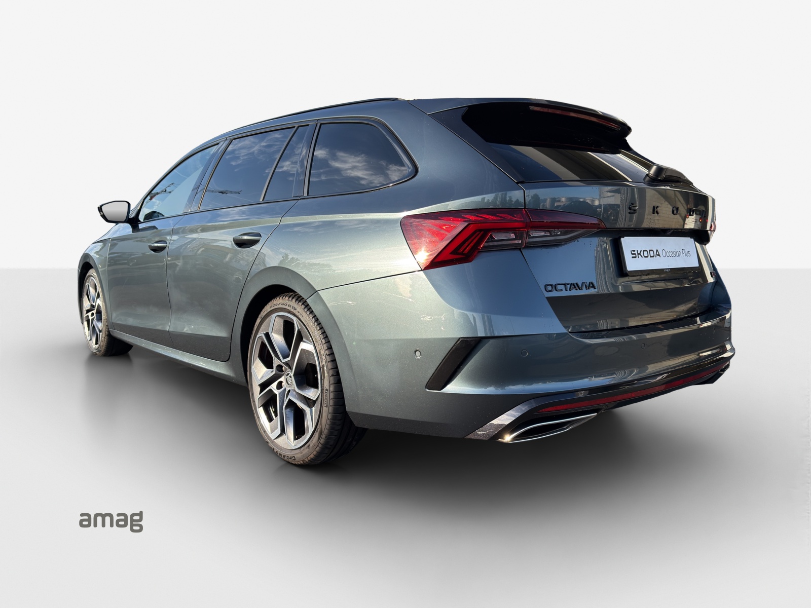 SKODA Octavia Combi 2.0 TDI DSG RS 4x4-image-2