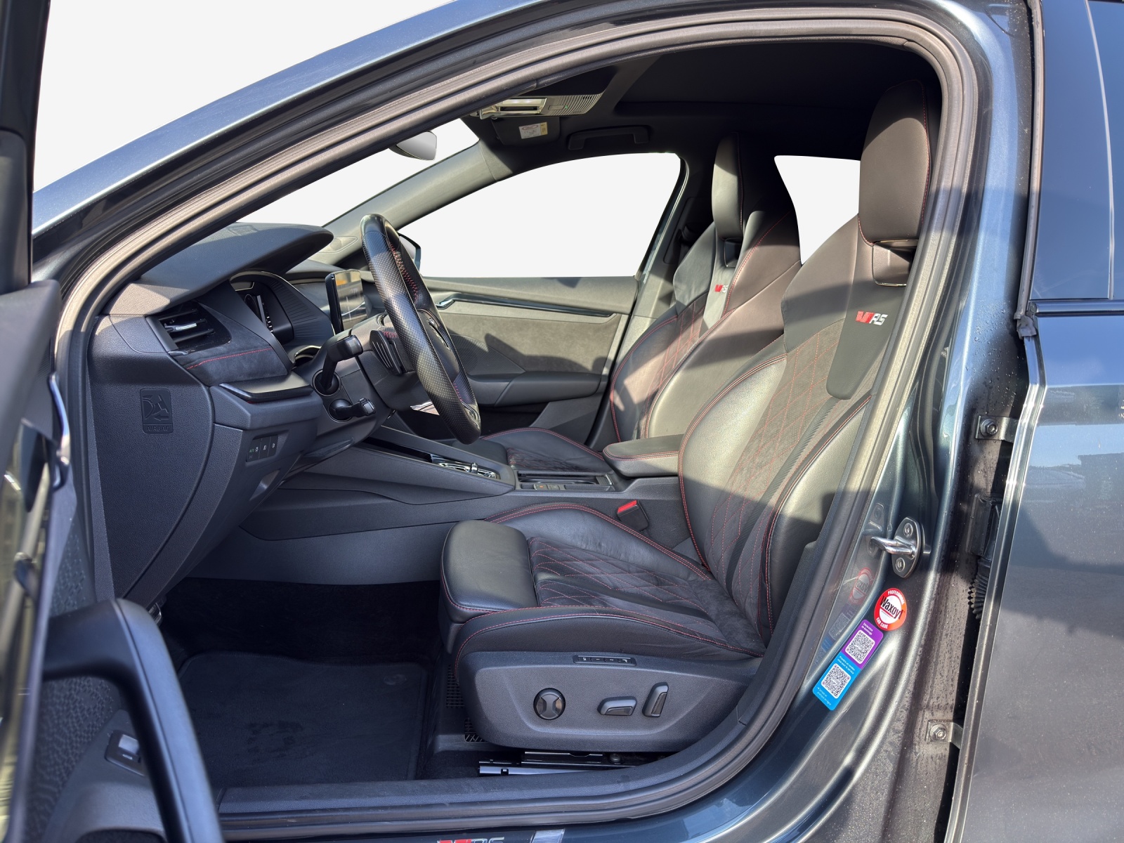 SKODA Octavia Combi 2.0 TDI DSG RS 4x4-image-7
