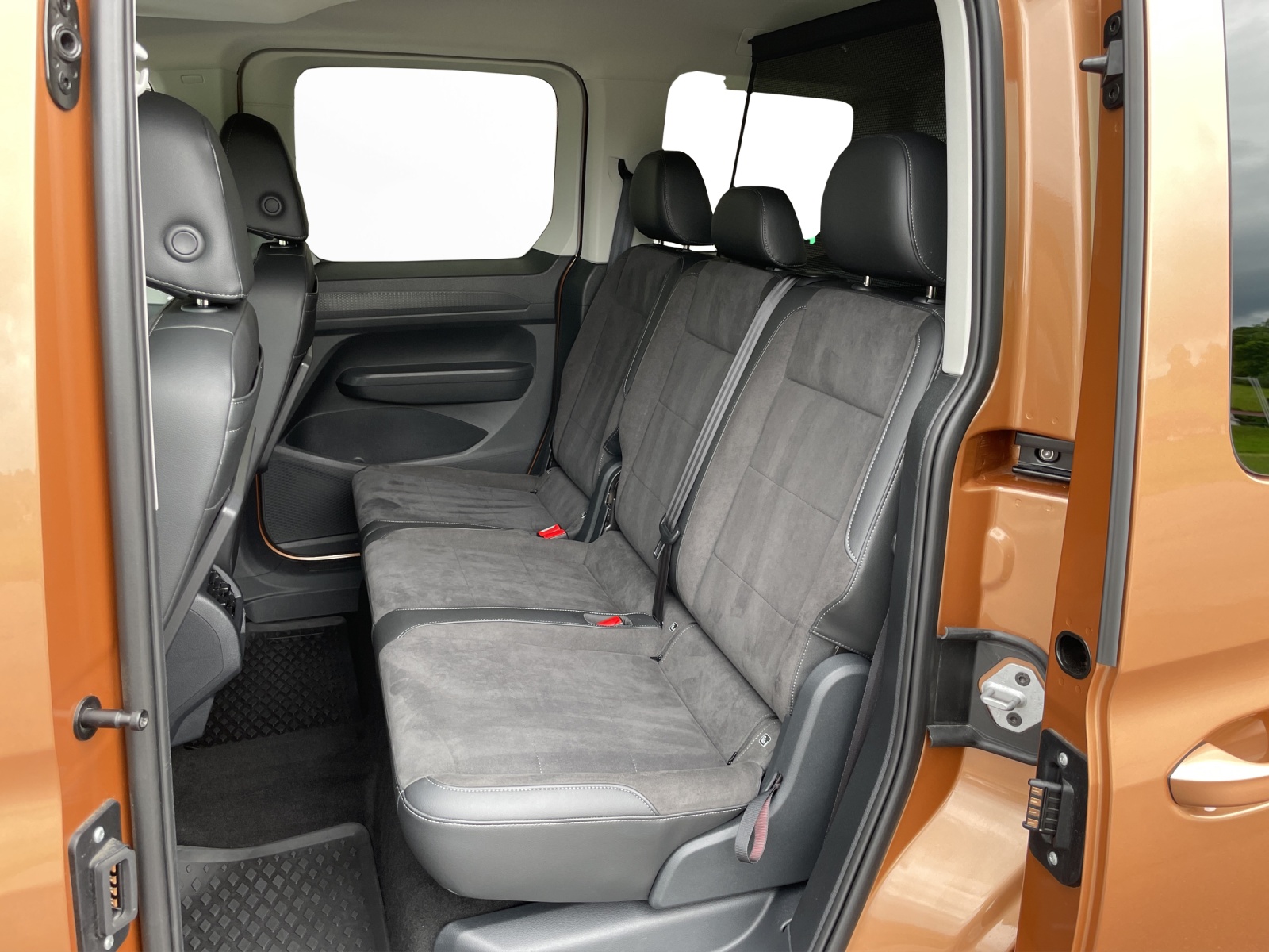 VW Caddy 1.5 TSI Life DSG-image-13