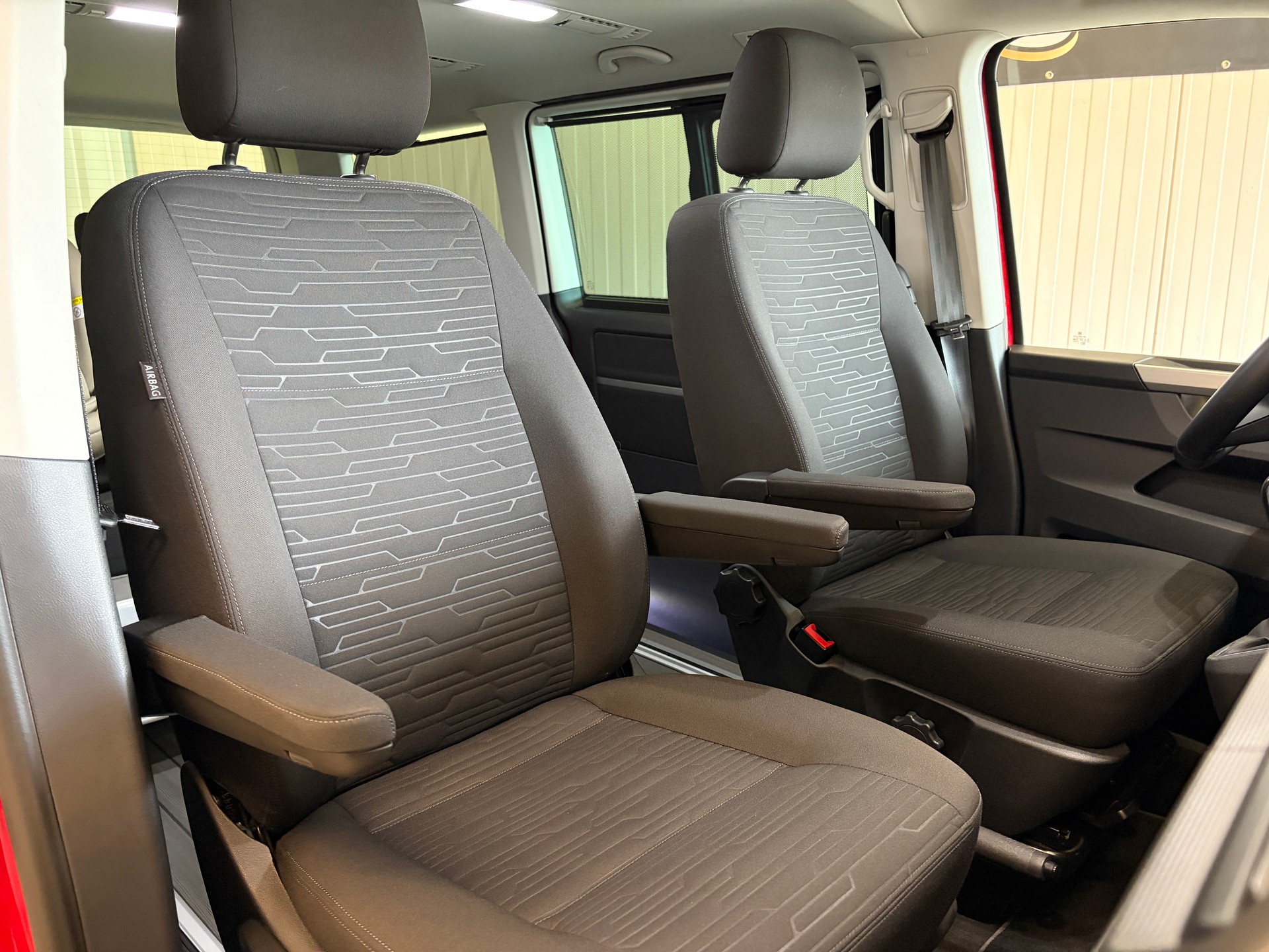 VW T6.1 Multivan EDITION 2.0 Bi-TDI DSG 4Motion-image-3