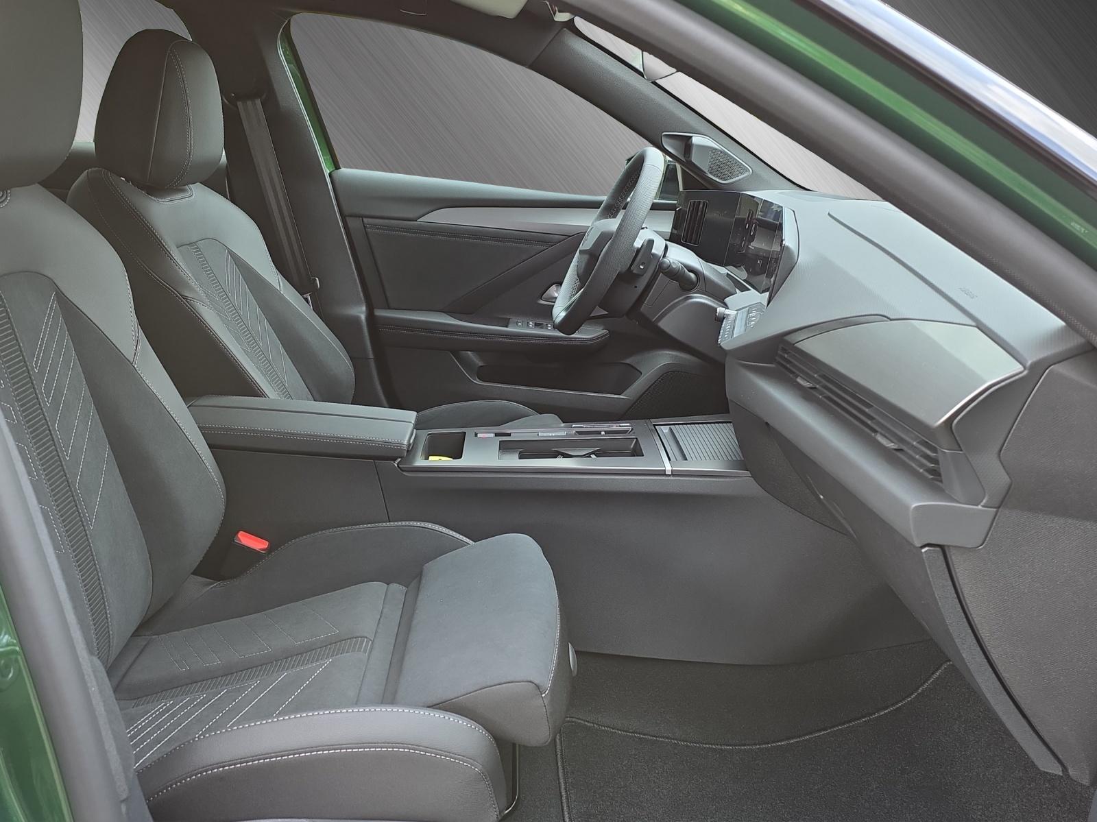 OPEL Astra Sports Tourer 1.2 T Hybrid Ultimate-image-14