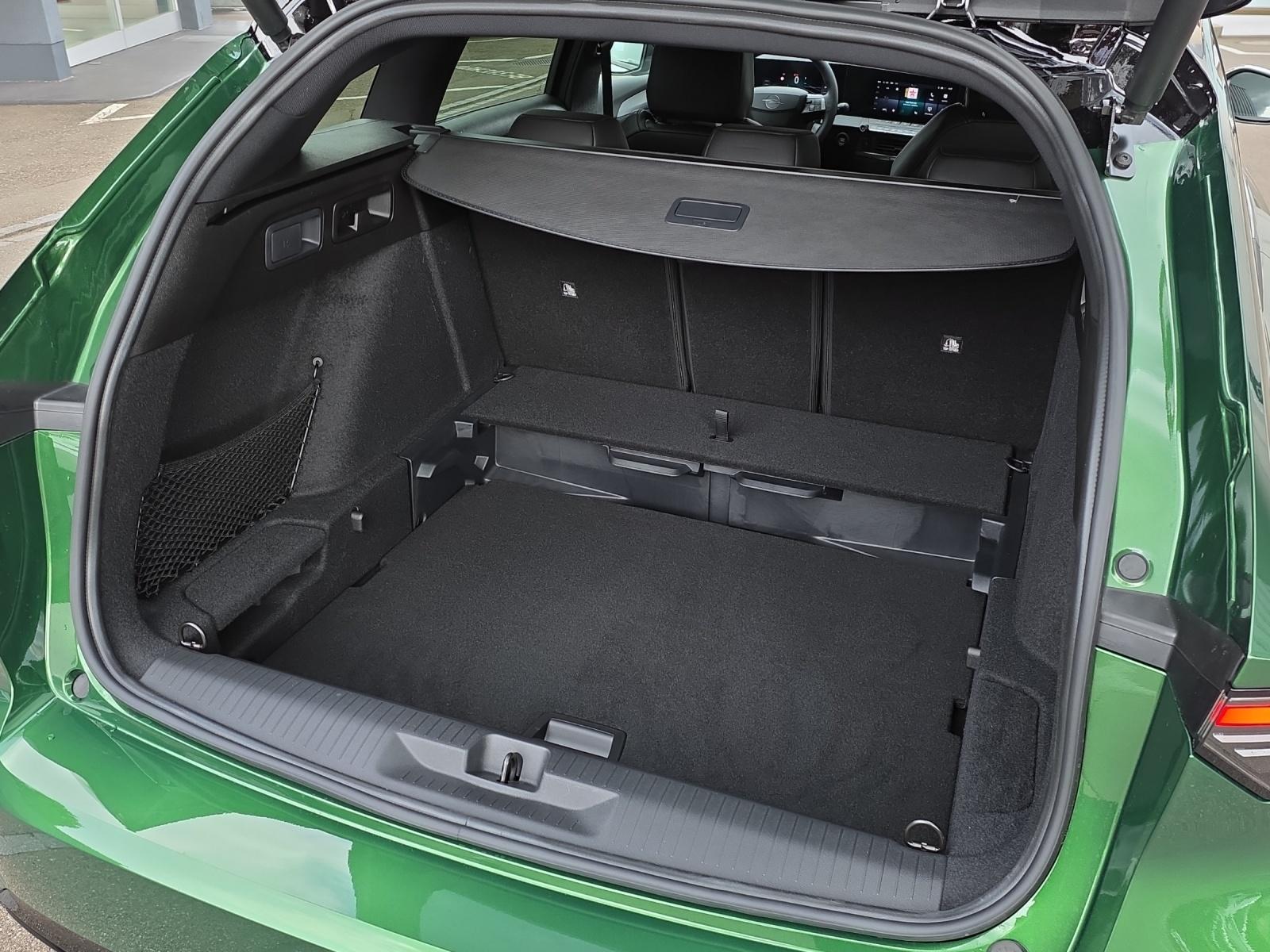 OPEL Astra Sports Tourer 1.2 T Hybrid Ultimate-image-17