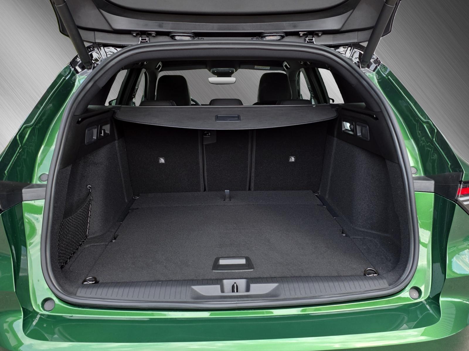 OPEL Astra Sports Tourer 1.2 T Hybrid Ultimate-image-10