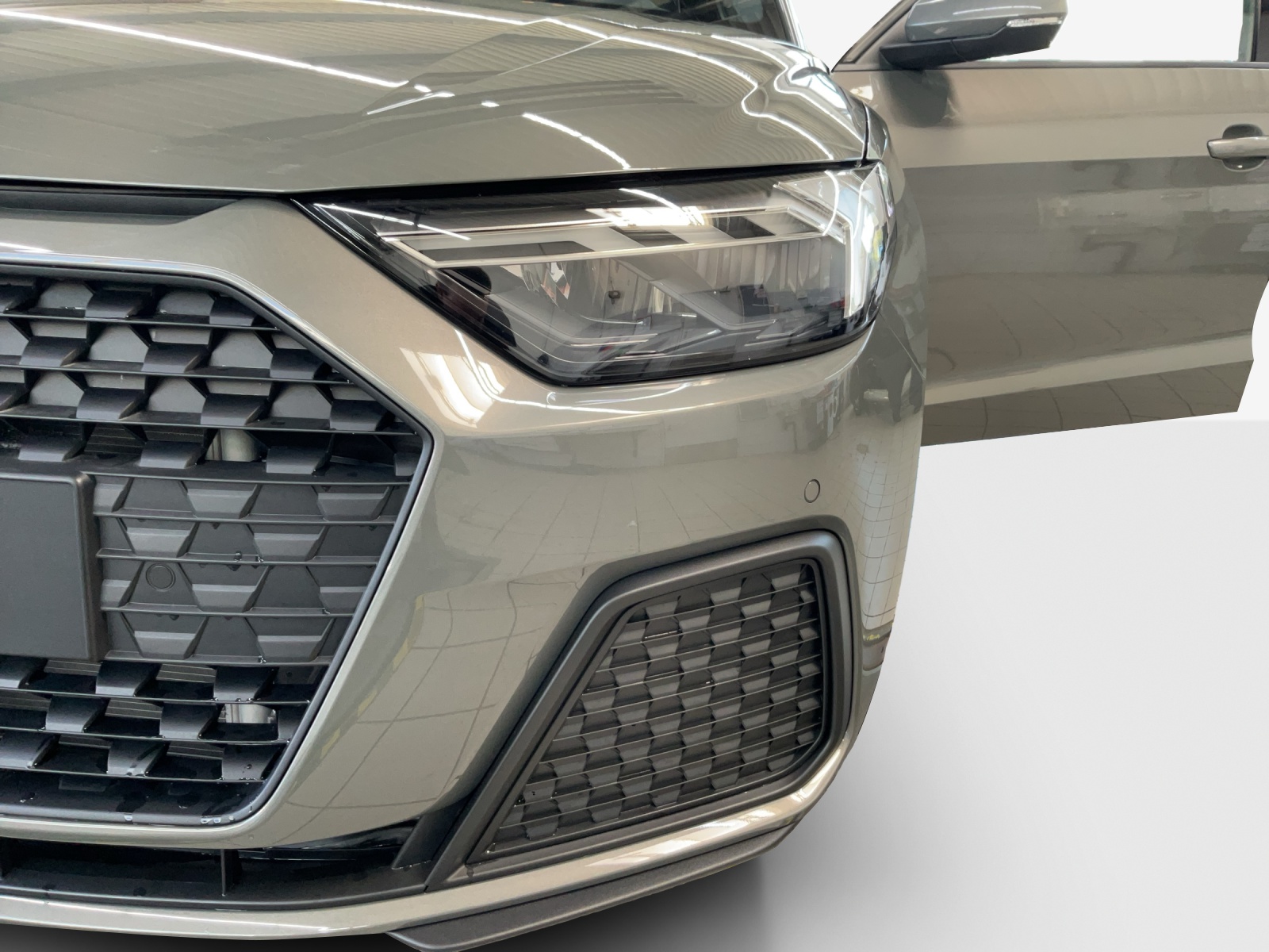 AUDI A1 Sportback 30 TFSI Attraction S-tronic-image-15
