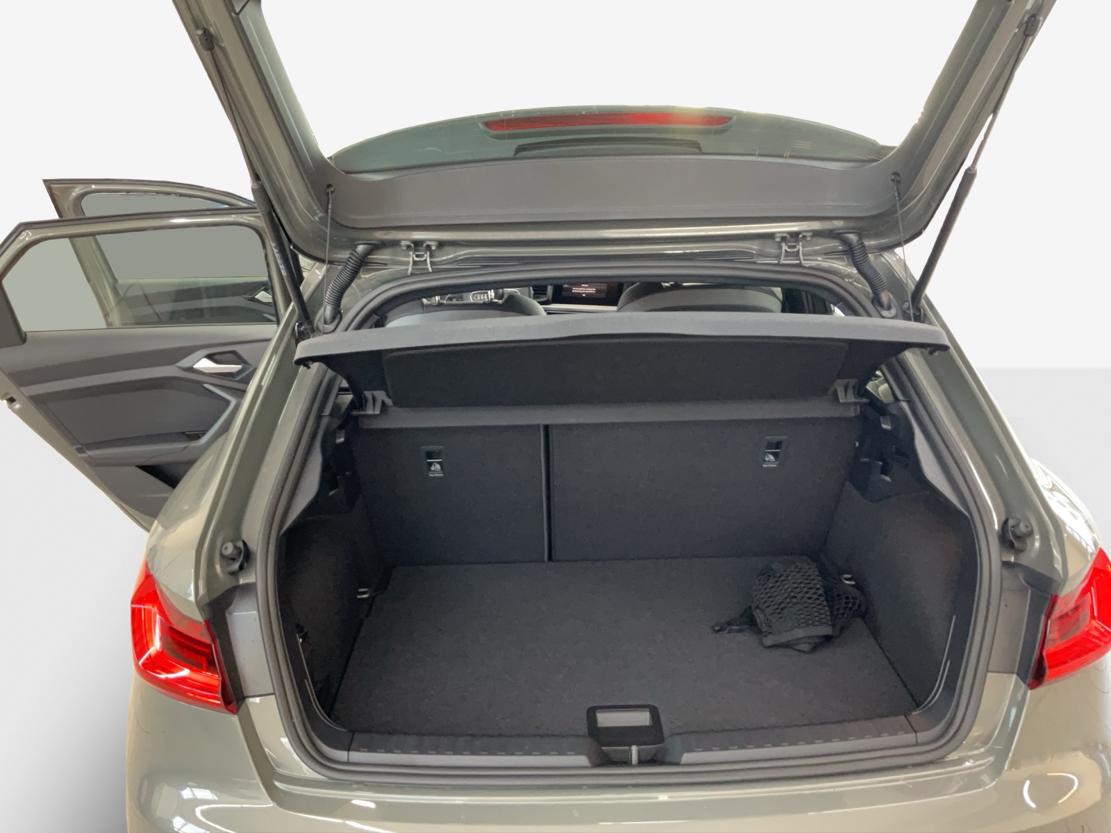 AUDI A1 Sportback 30 TFSI Attraction S-tronic-image-12