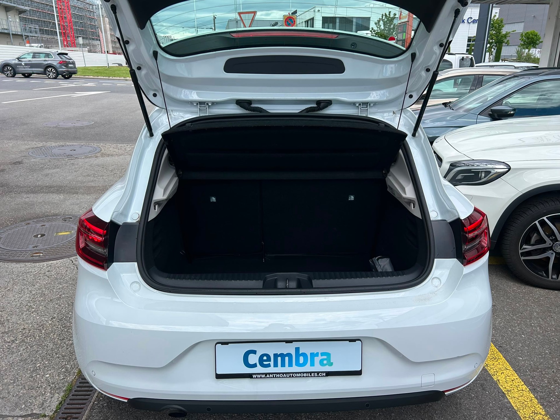 RENAULT Clio 1.0 Intens CVT-image-4