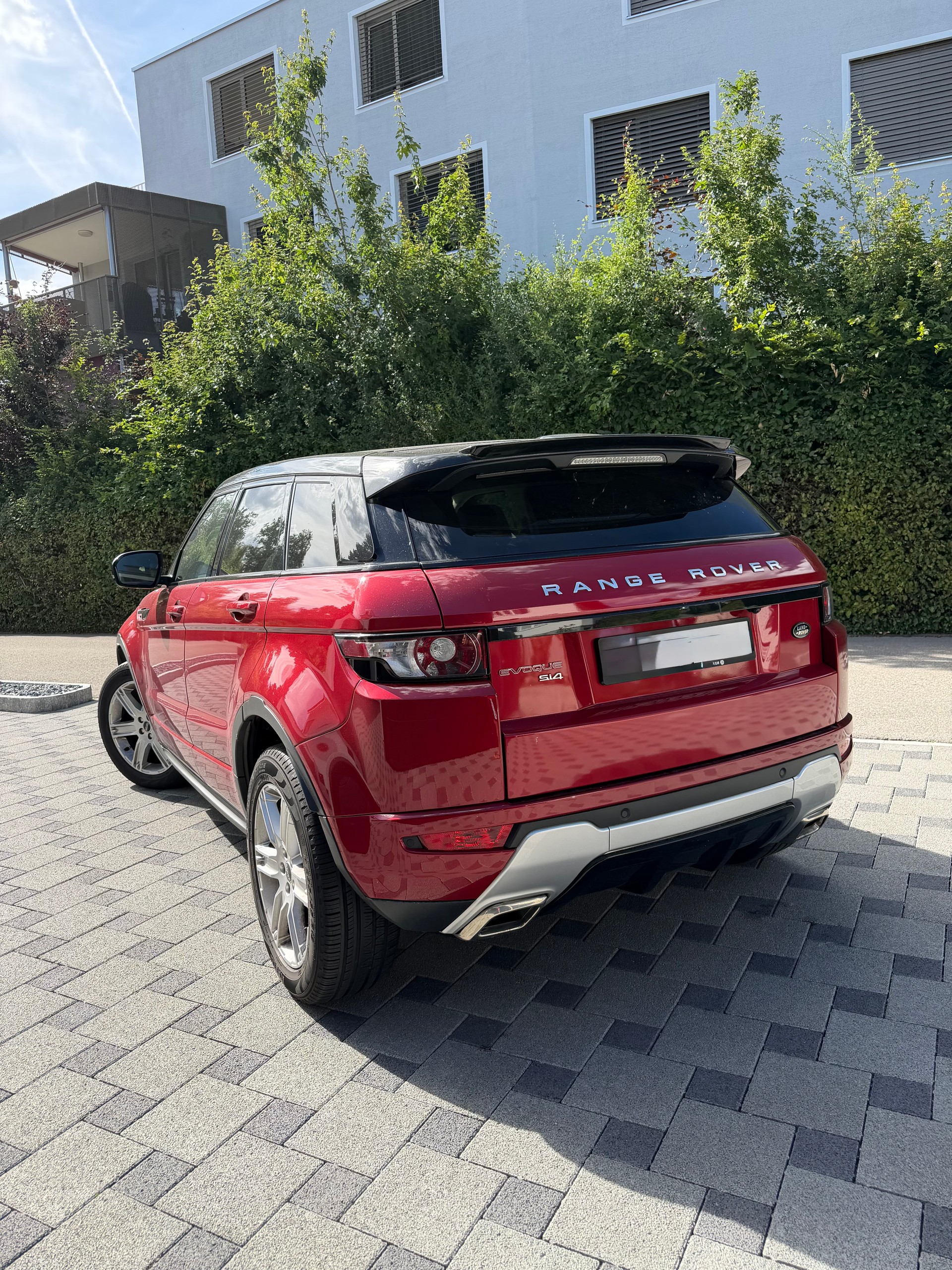 LAND ROVER 2.0 Si4 Dynamic-image-3