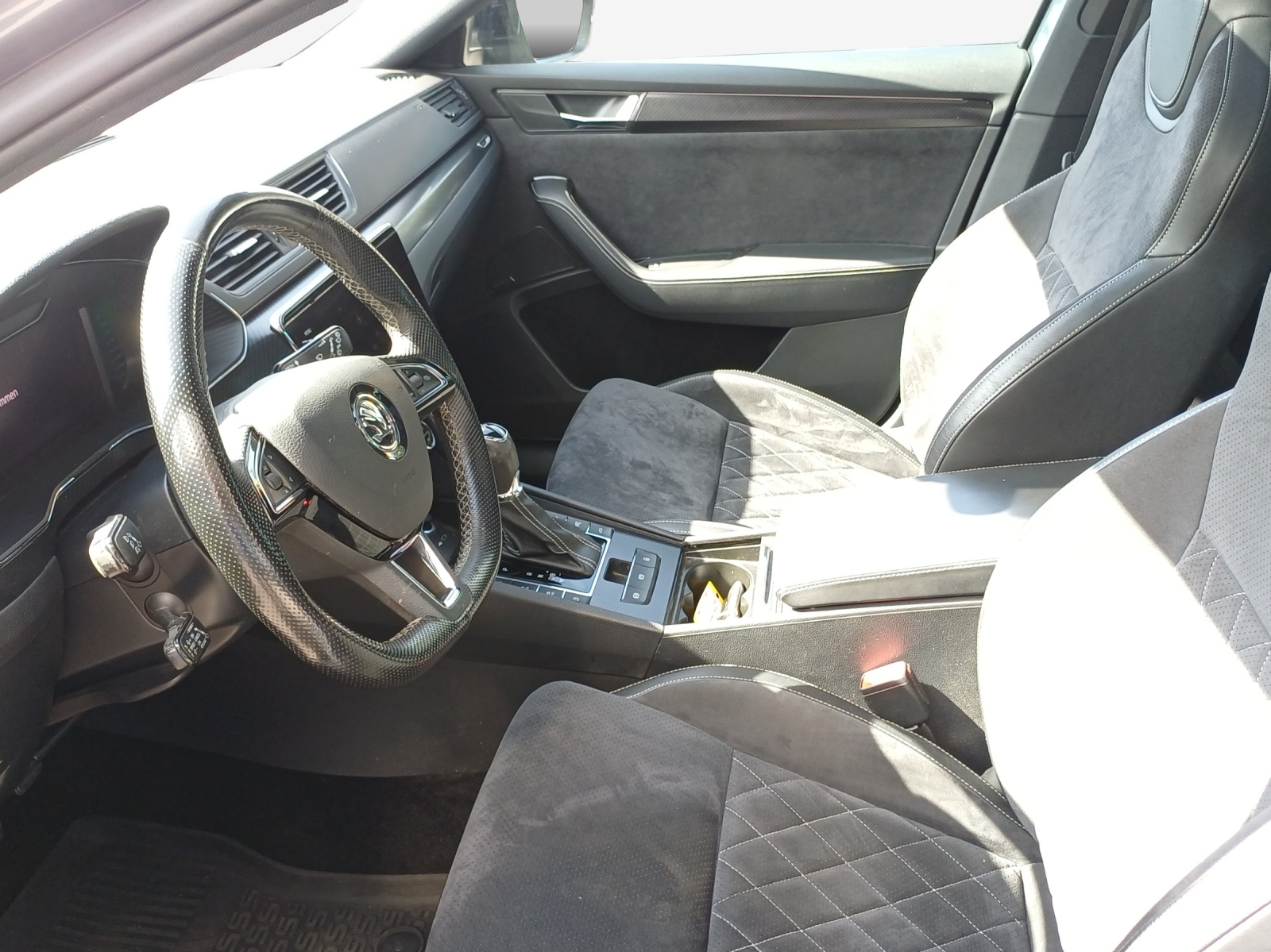 SKODA Superb 1.4 TSI Sport Line PHEV DSG-image-7