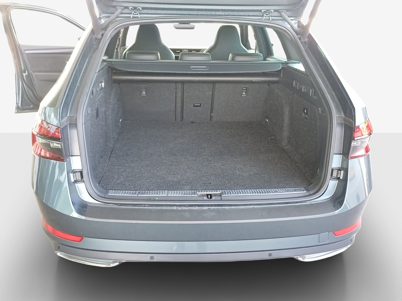 SKODA Superb 1.4 TSI Sport Line PHEV DSG-image-12
