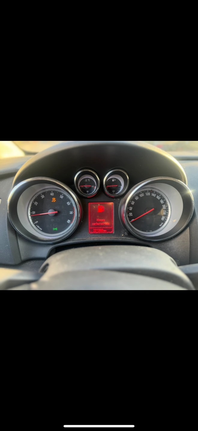 OPEL Astra 1.6i 16V Turbo Anniversary Edition-image-9