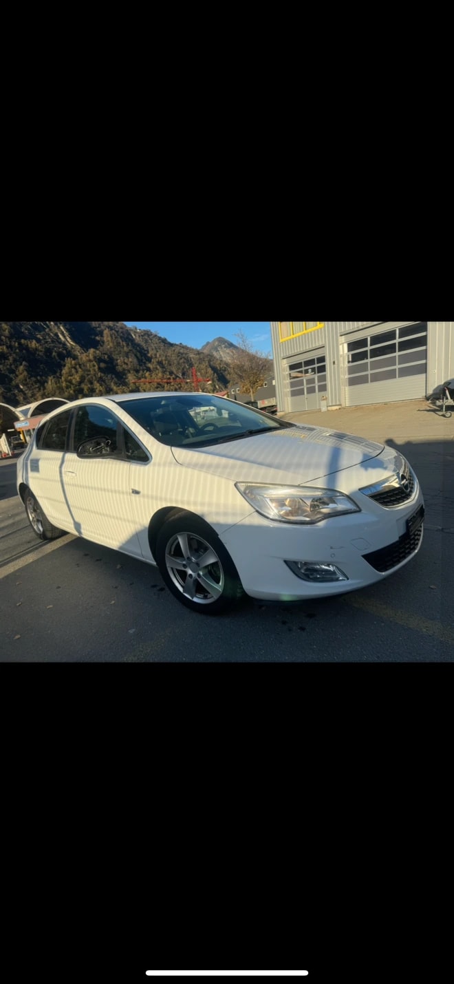 OPEL Astra 1.6i 16V Turbo Anniversary Edition-image-1