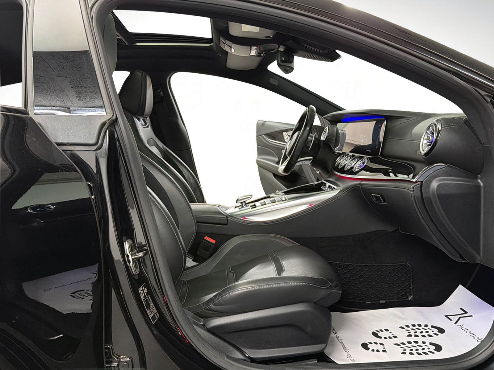 MERCEDES-BENZ AMG GT 4 43 4Matic+ obsidian black Speedshift TCT / Glasdach / 360° Kamera / Head-Up / Burmester / Night Paket /-image-9