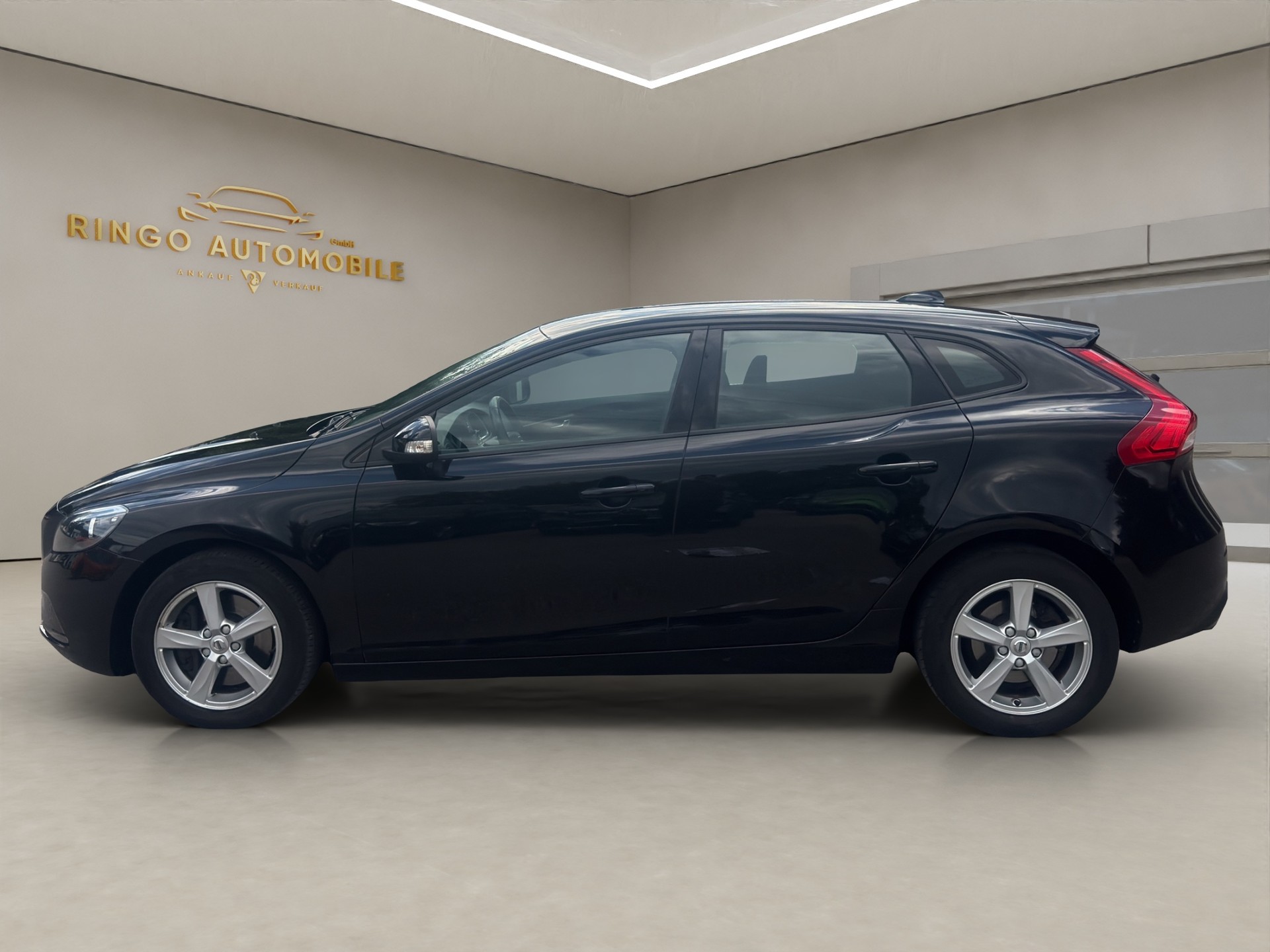 VOLVO V40 D3 Dynamic Edition Geartronic-image-3