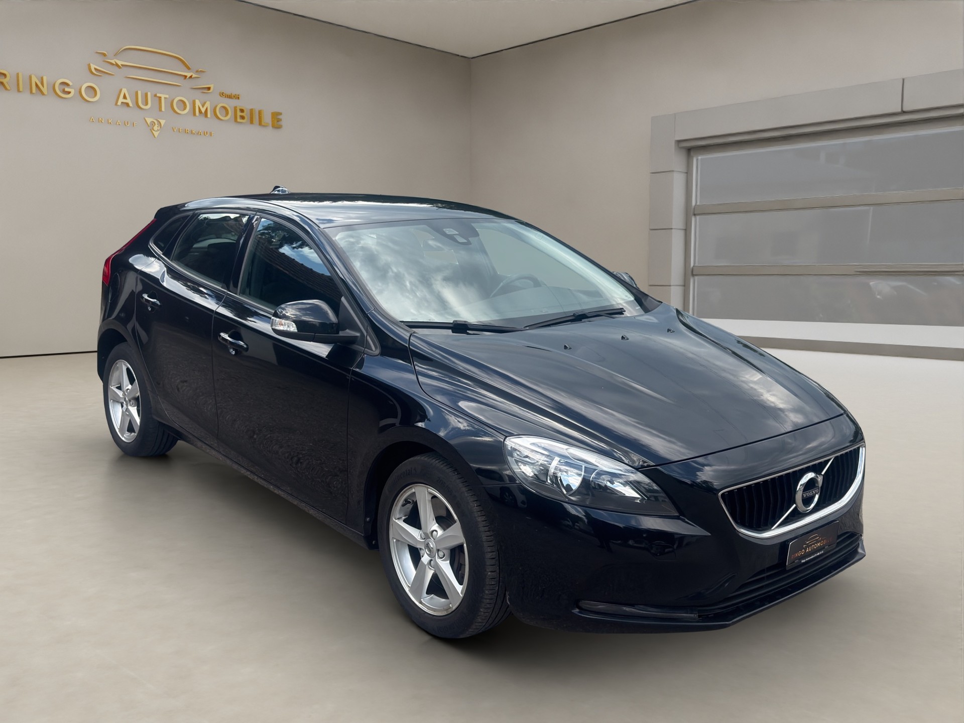VOLVO V40 D3 Dynamic Edition Geartronic-image-0