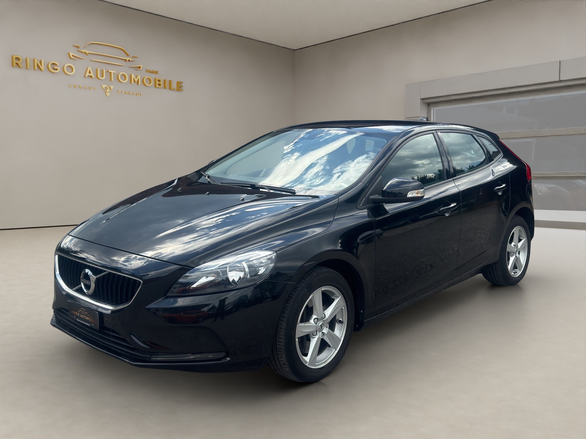 VOLVO V40 D3 Dynamic Edition Geartronic-image-2