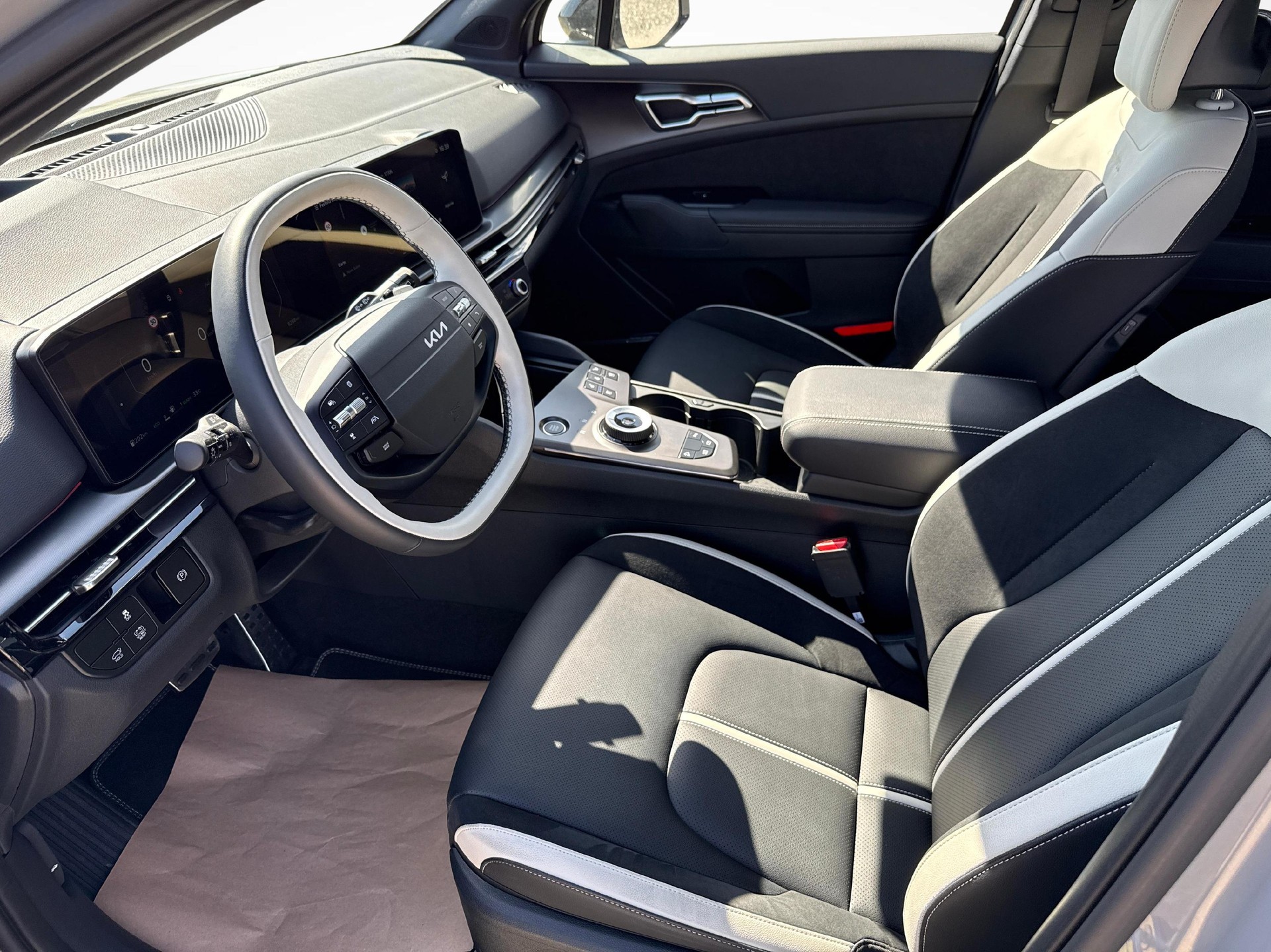 KIA Sportage 1.6 T-GDi Hybrid GT-Line-image-4