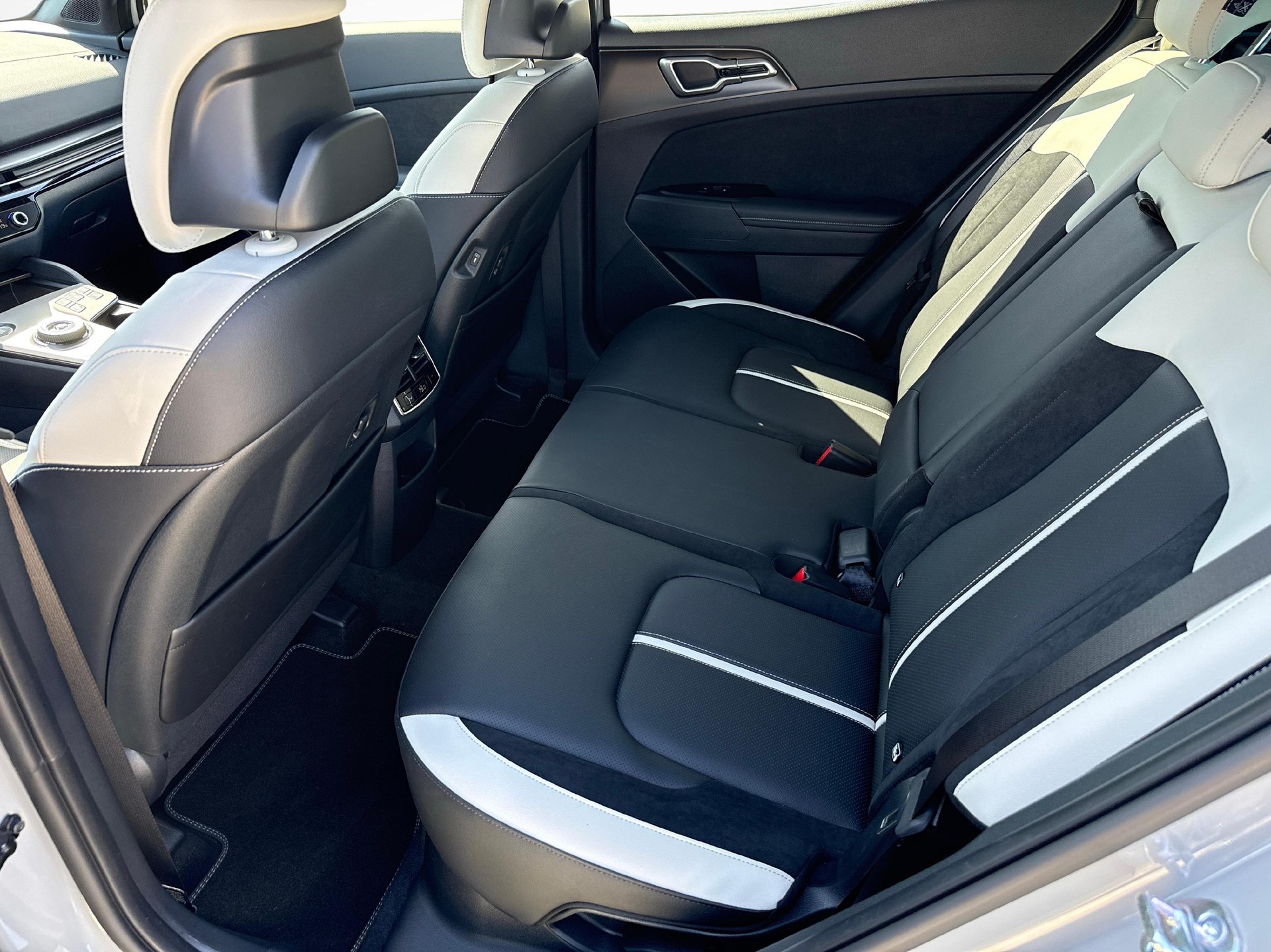 KIA Sportage 1.6 T-GDi Hybrid GT-Line-image-5