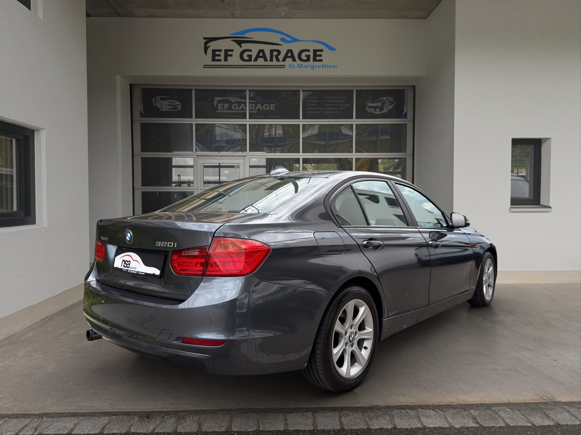 BMW 320i xDrive Modern Line Steptronic-image-4
