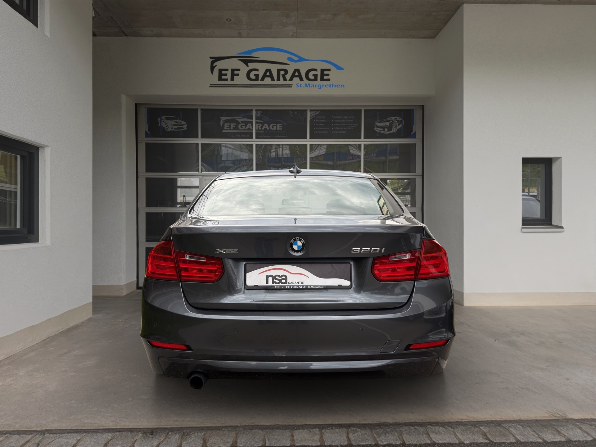 BMW 320i xDrive Modern Line Steptronic-image-5