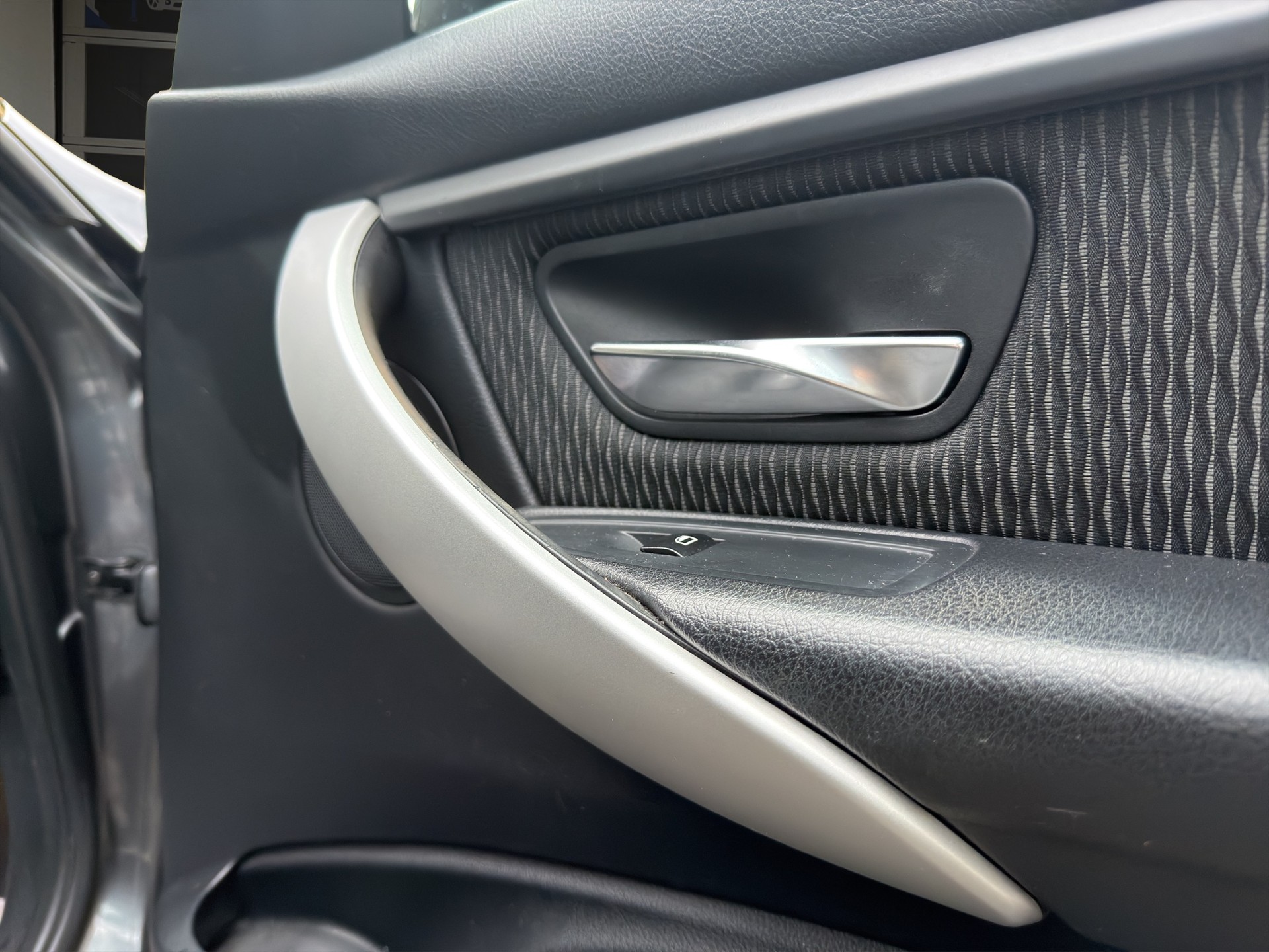 BMW 320i xDrive Modern Line Steptronic-image-13