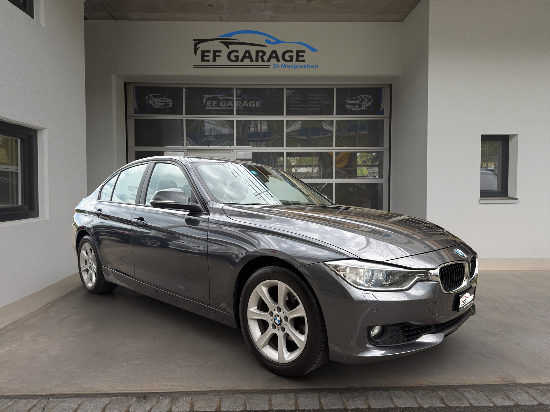 BMW 320i xDrive Modern Line Steptronic-image-2