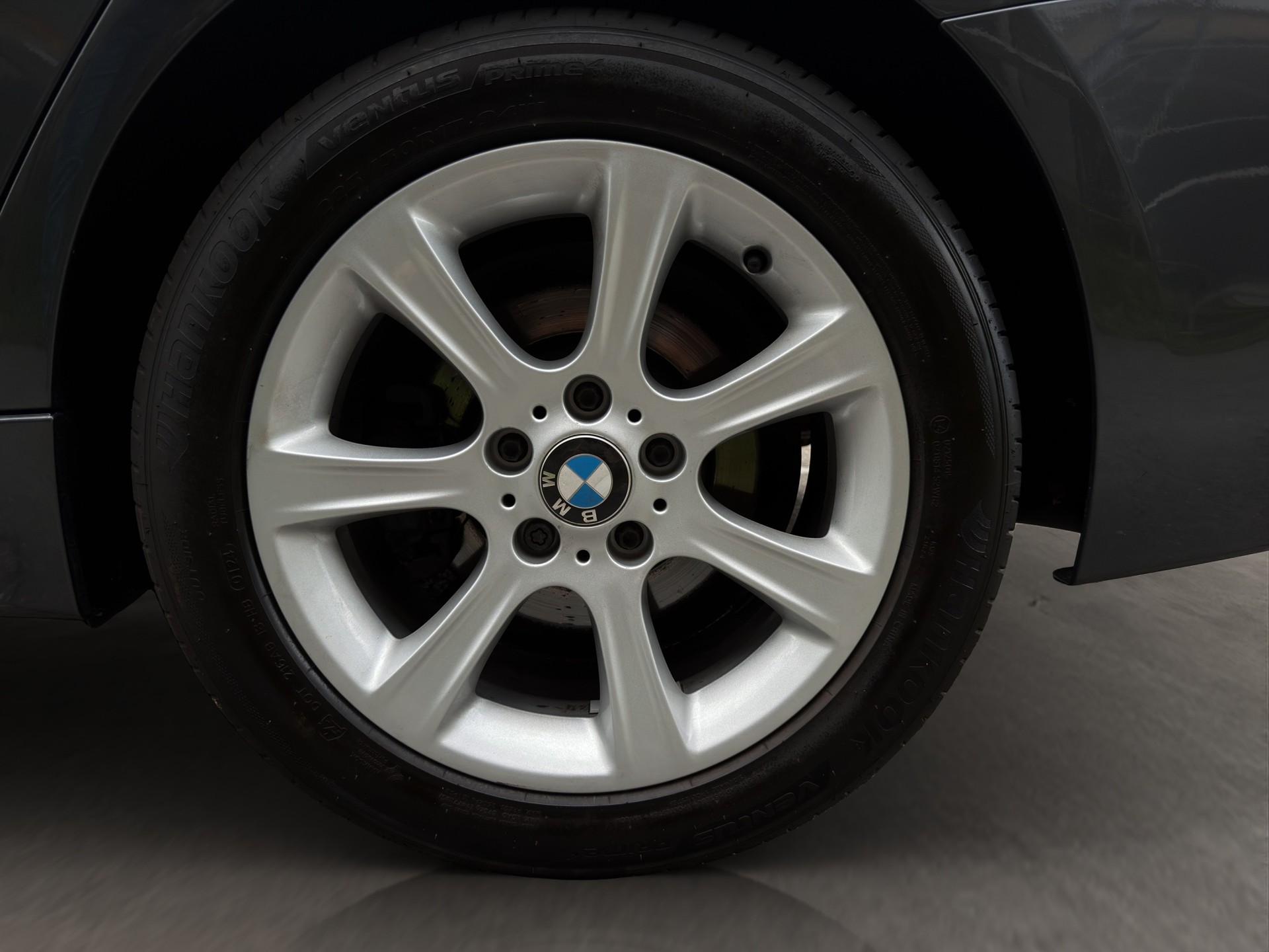 BMW 320i xDrive Modern Line Steptronic-image-25
