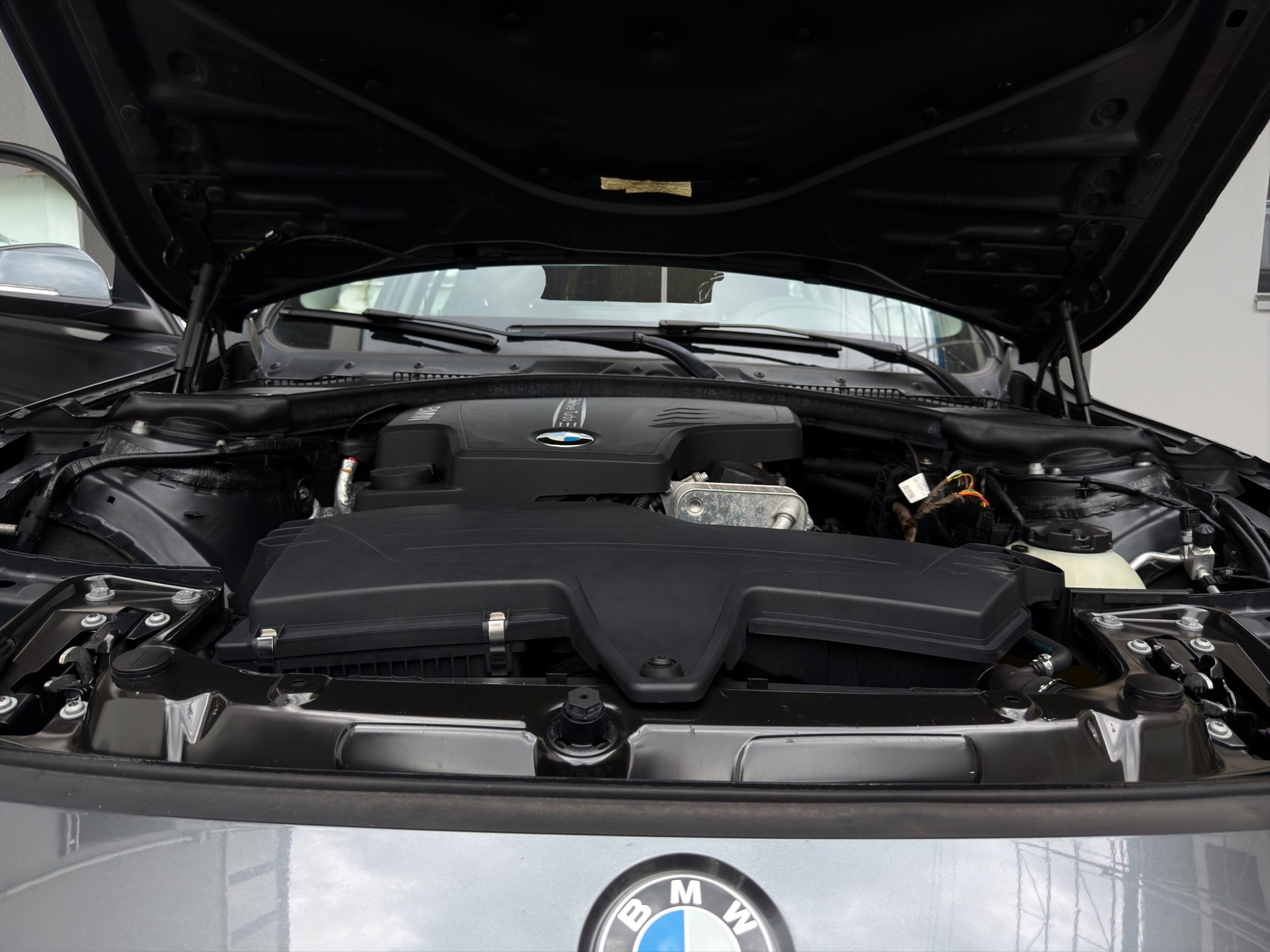 BMW 320i xDrive Modern Line Steptronic-image-23