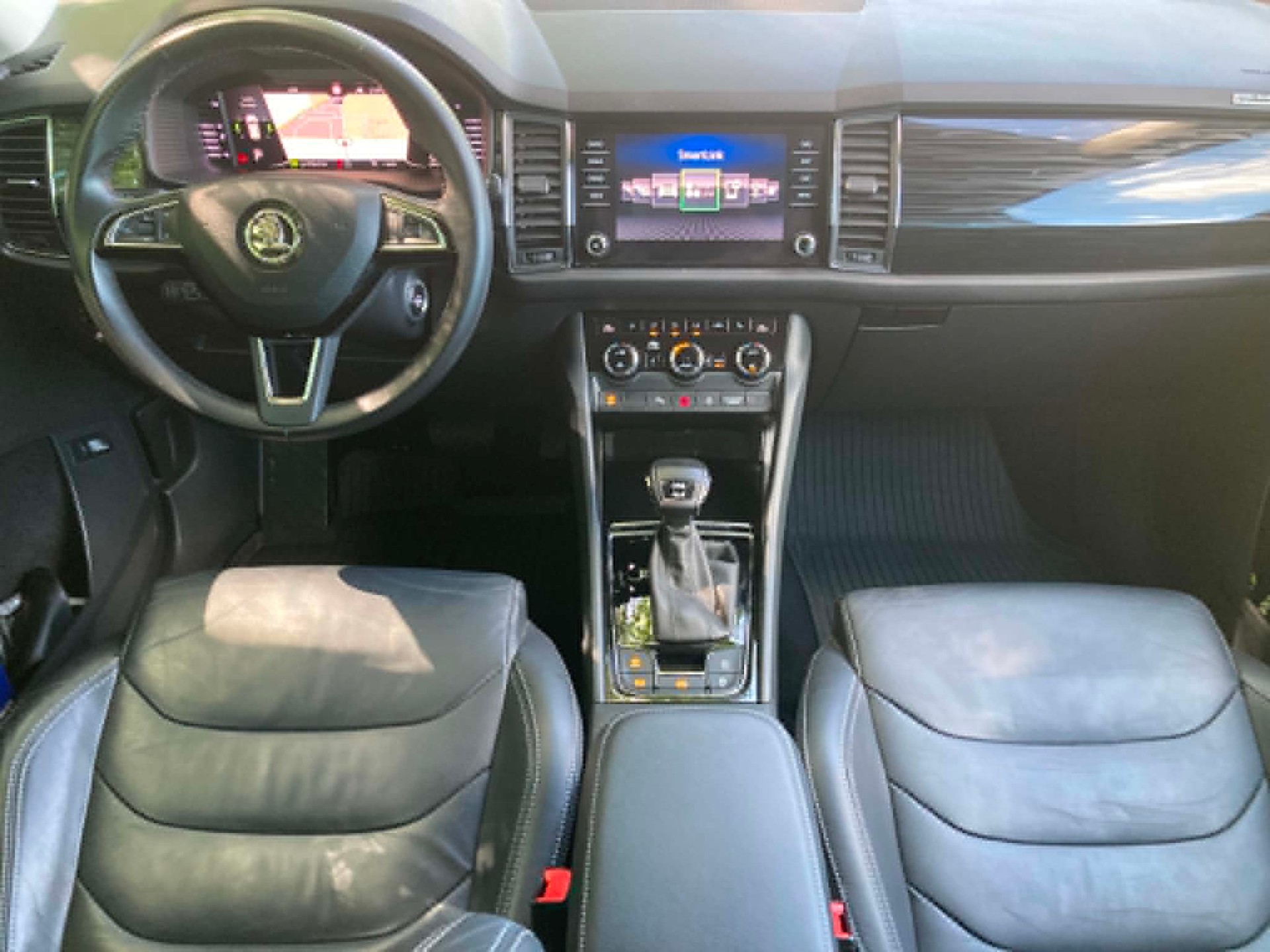 SKODA 2.0 TSI STYLE 4X4 DSG 190CH-image-4