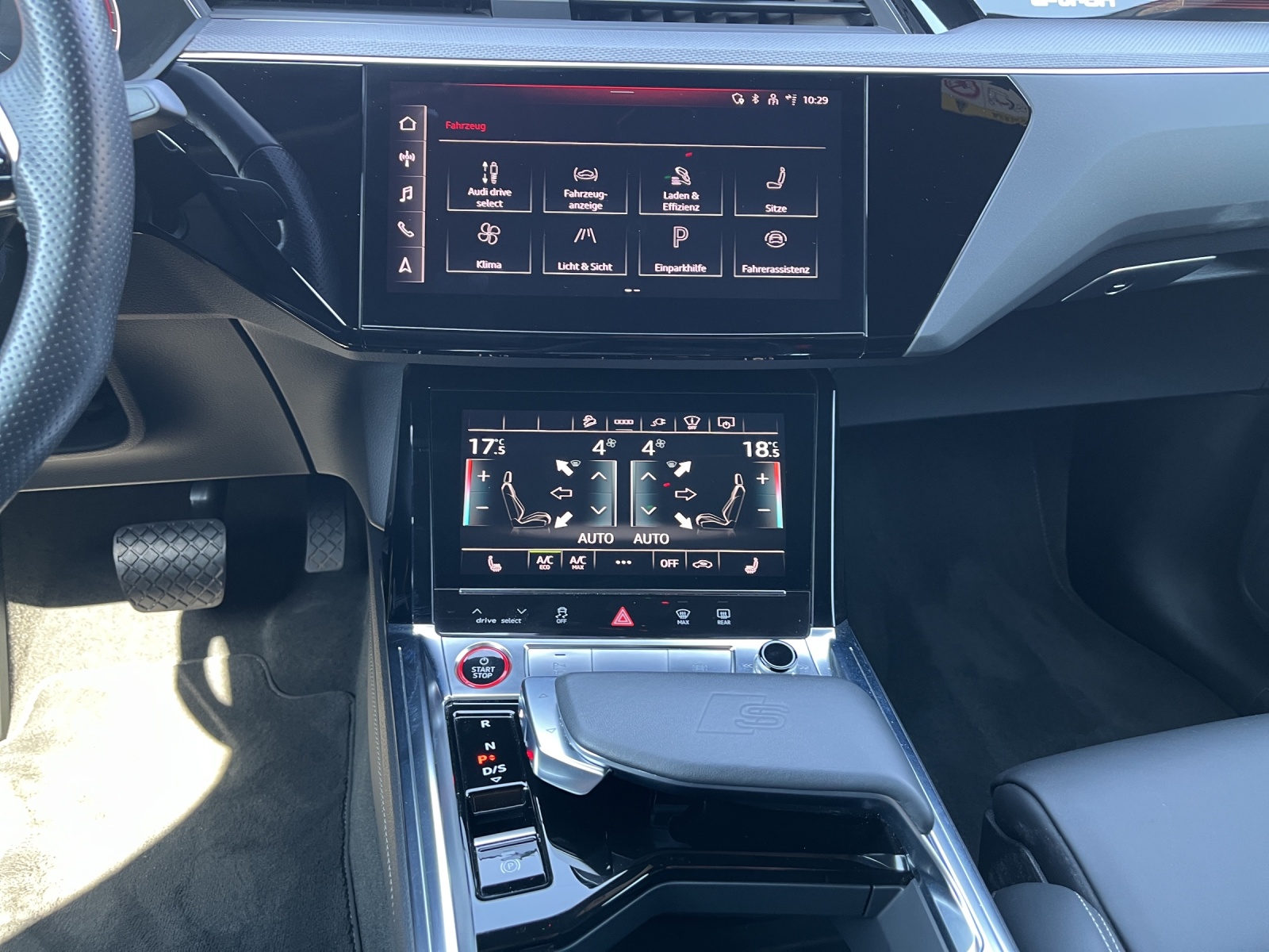 AUDI e-tron S Sportback quattro-image-11