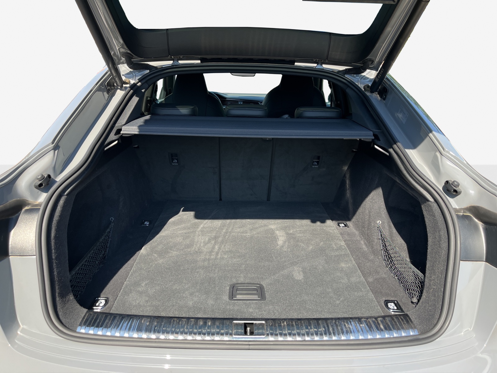AUDI e-tron S Sportback quattro-image-13