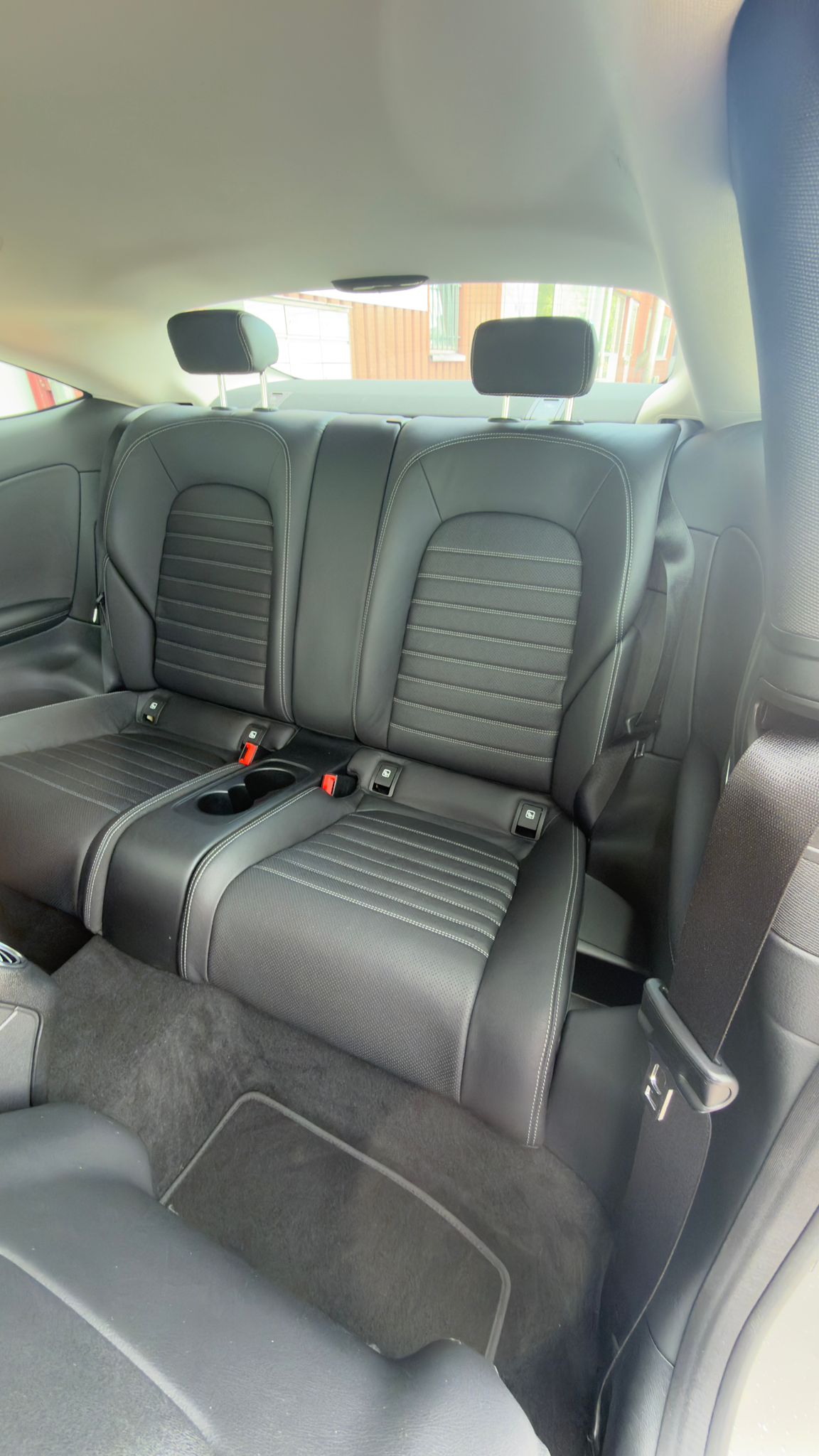 MERCEDES-BENZ C 200 Coupé 4Matic 9G-Tronic-image-8
