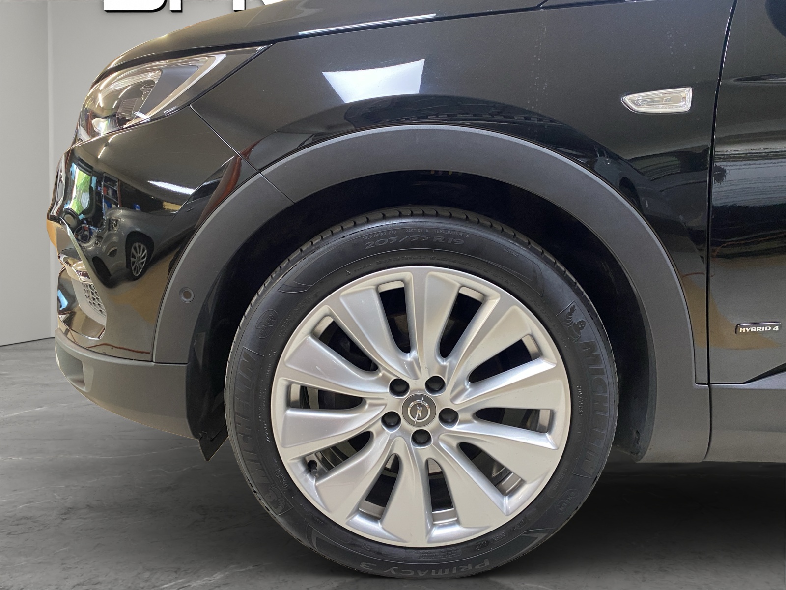 OPEL Grandland X 1.6 Hybrid4 Ultimate Automatik-image-6