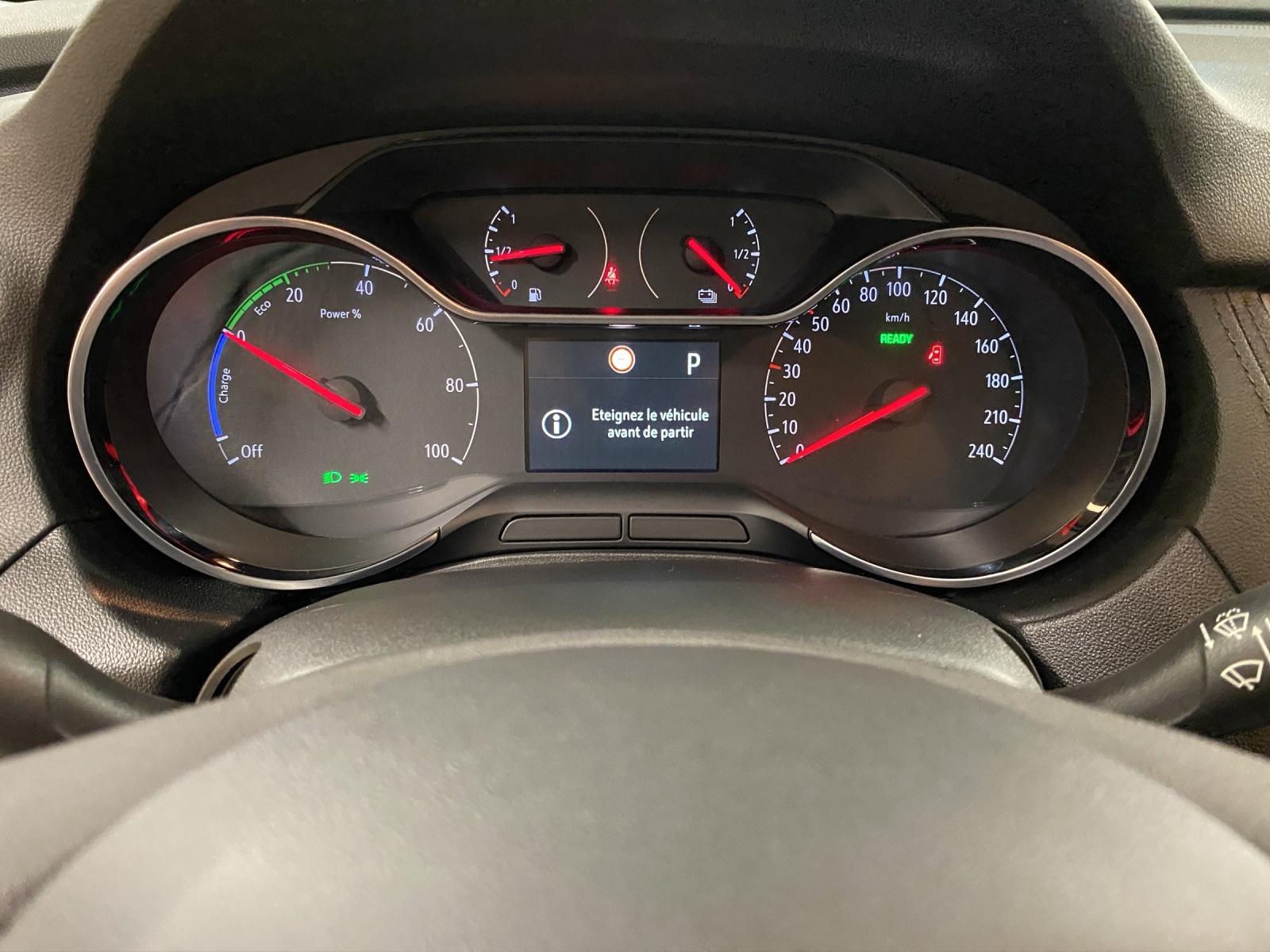 OPEL Grandland X 1.6 Hybrid4 Ultimate Automatik-image-14